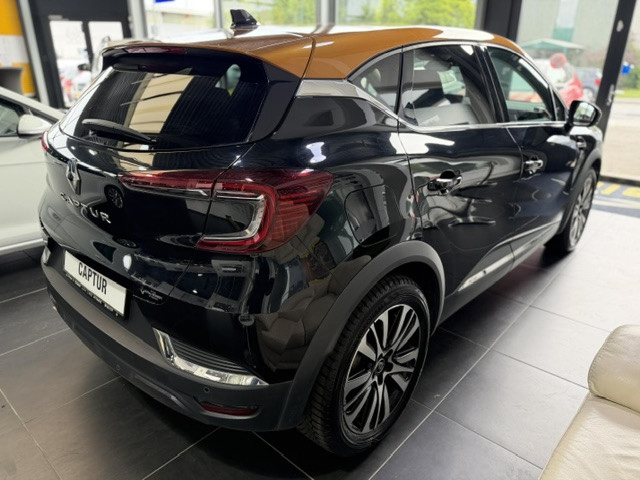 Renault Captur INITIALE PARIS 140EDC (2021) - Photo 4