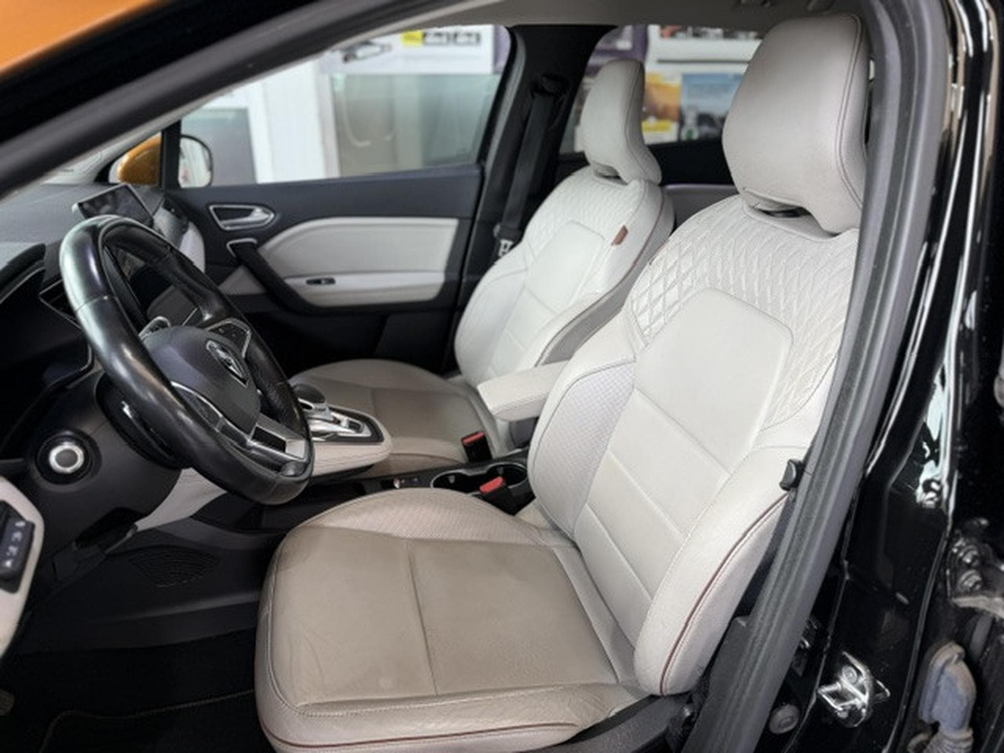 Renault Captur INITIALE PARIS 140EDC (2021) - Photo 8