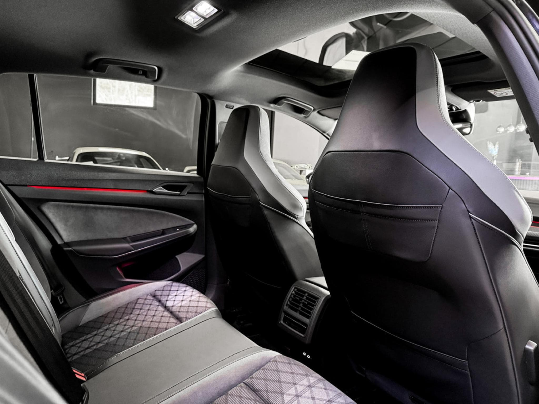 VW Golf 2.0 R Line 4MOTION (2022) - Photo 13