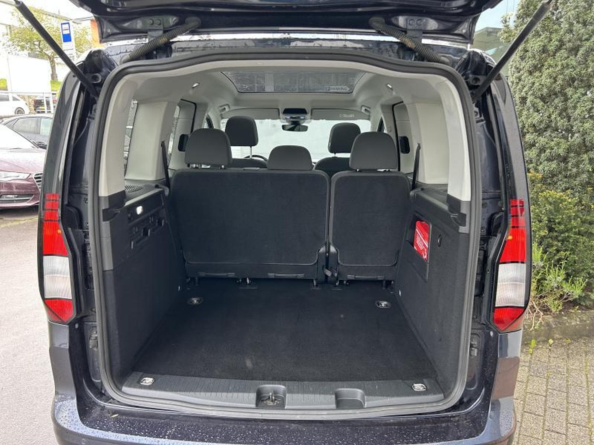 VW Caddy Life Move (2021) - Photo 11