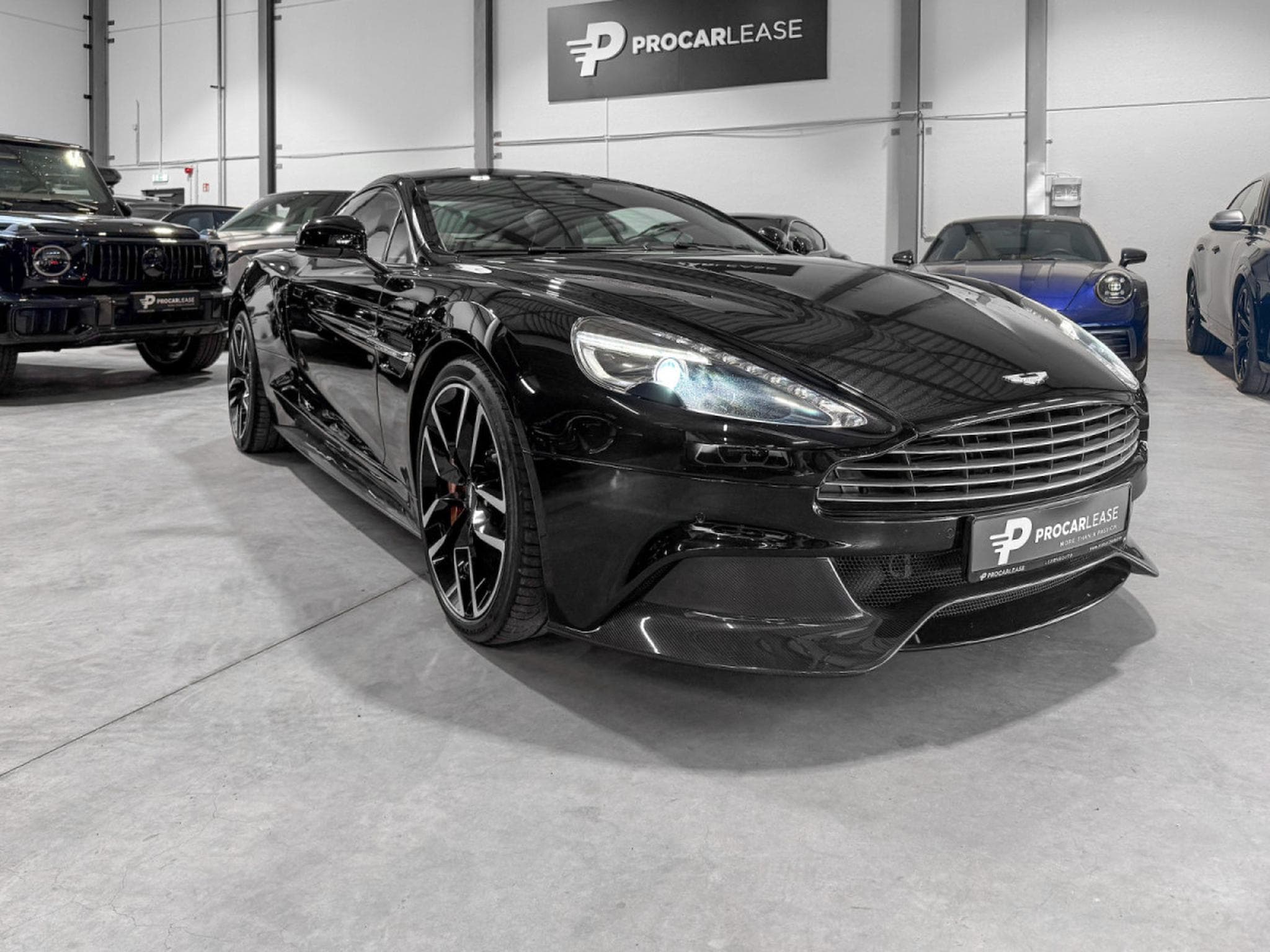 Aston-Martin Vanquish V12 VANQUISH/ KERAMIK/CARBON/BANG&OLUFSEN/20° (2017) - Photo 3