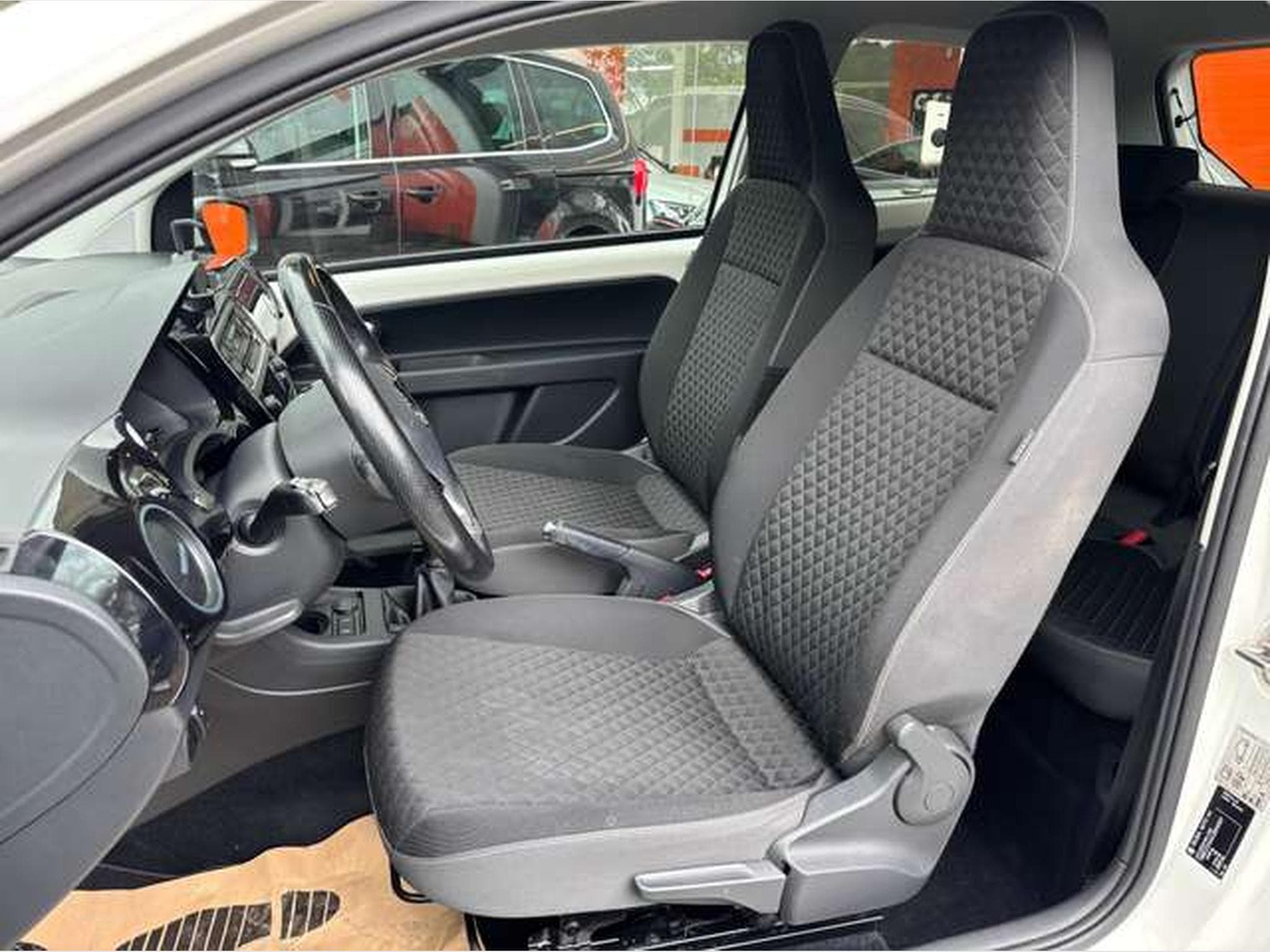 Skoda Citigo Citigo 1.0 - 25 YEARS EDITION 14/25 (2017) - Foto 11