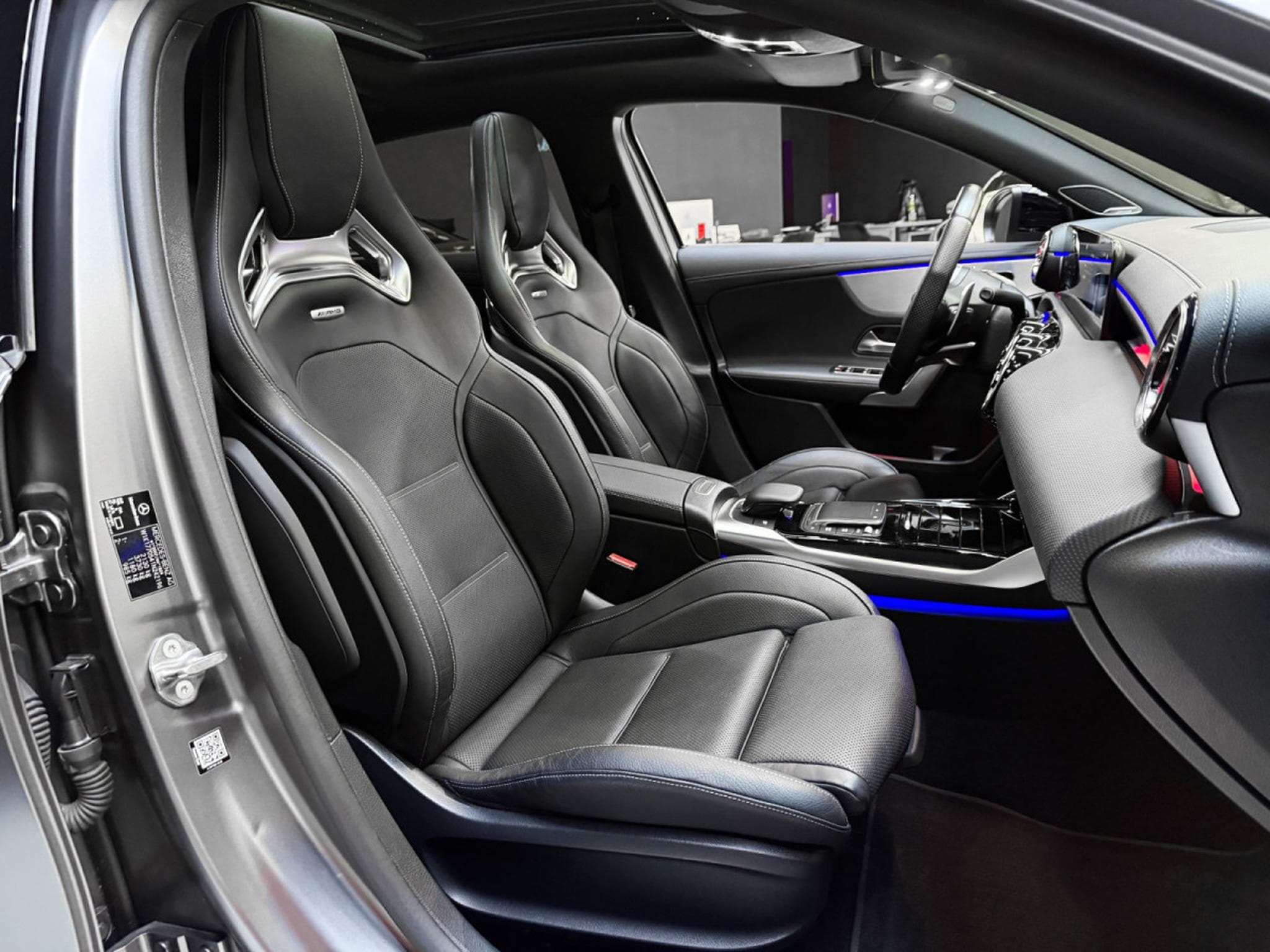 Mercedes A 45 AMG S 4MATIC / TRACK / PANO / BURM. (2021) - Foto 12