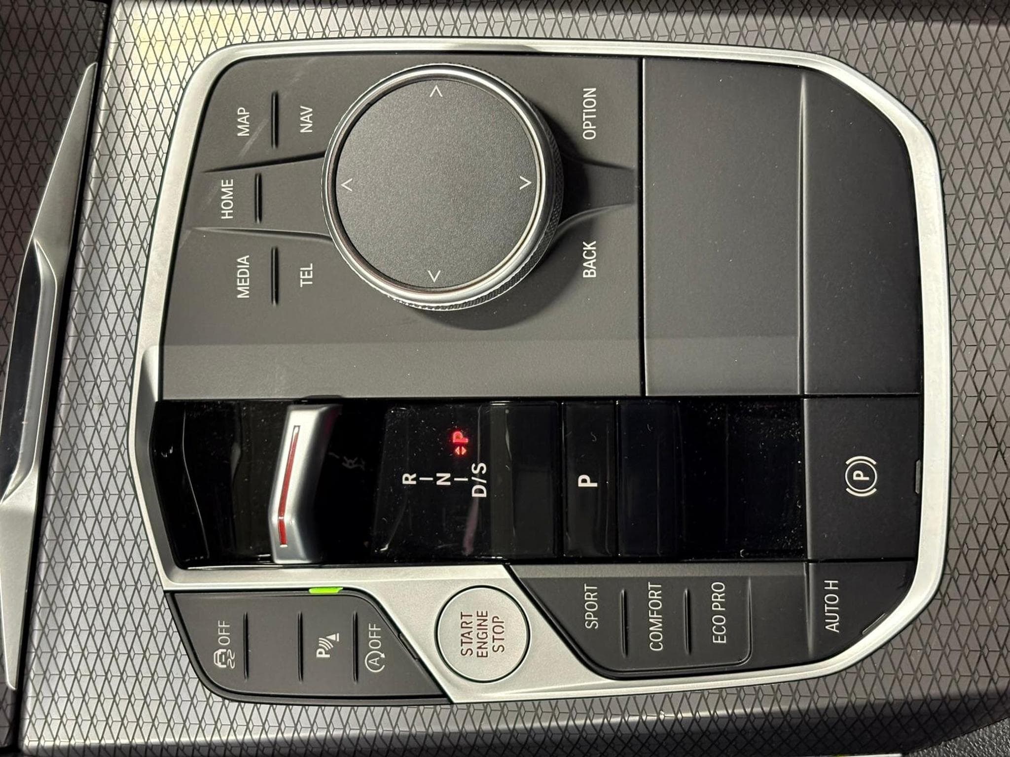 BMW 330 M-Sport Touring xDrive auto (2024) - Photo 12