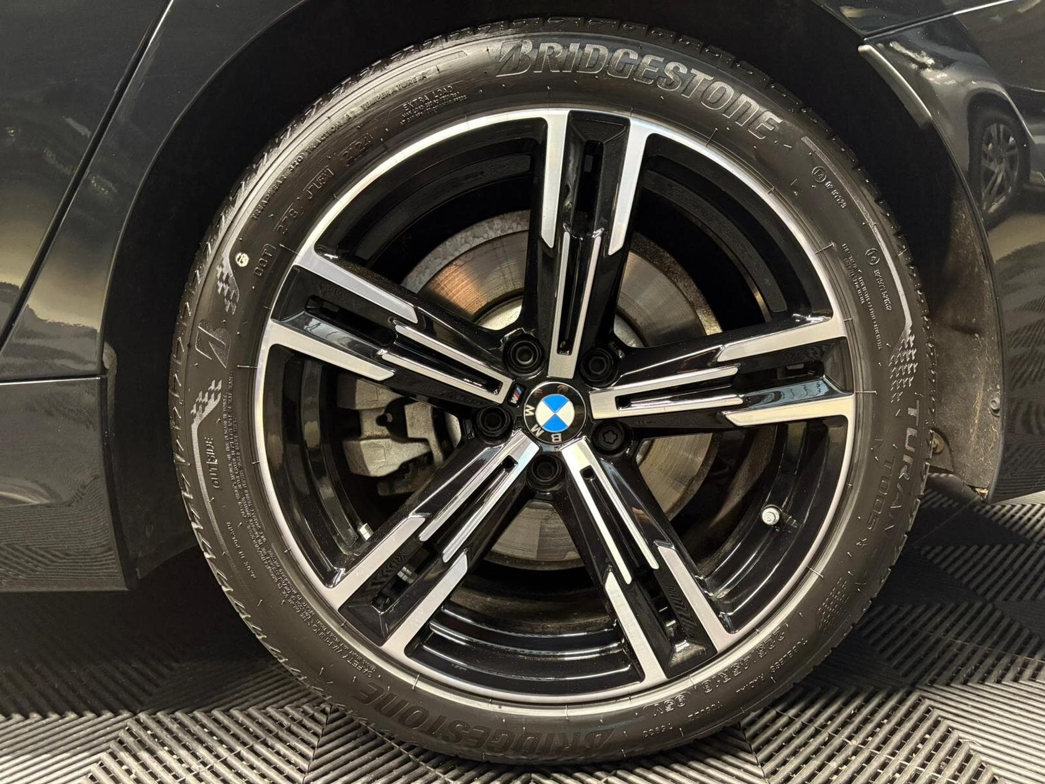BMW 330 M-Sport Touring xDrive auto (2024) - Photo 15
