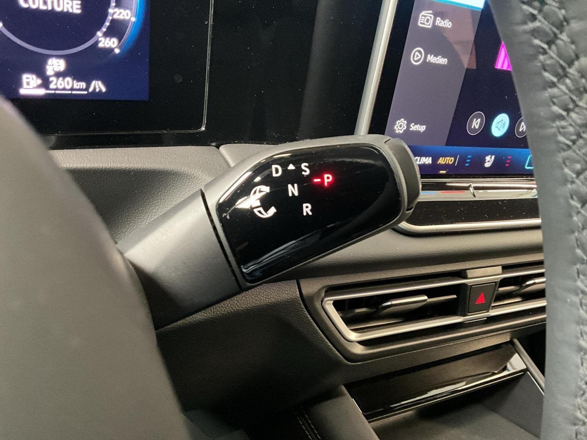 VW Tiguan R-Line+DSG+Black-Style+Pano (2025) - Photo 12