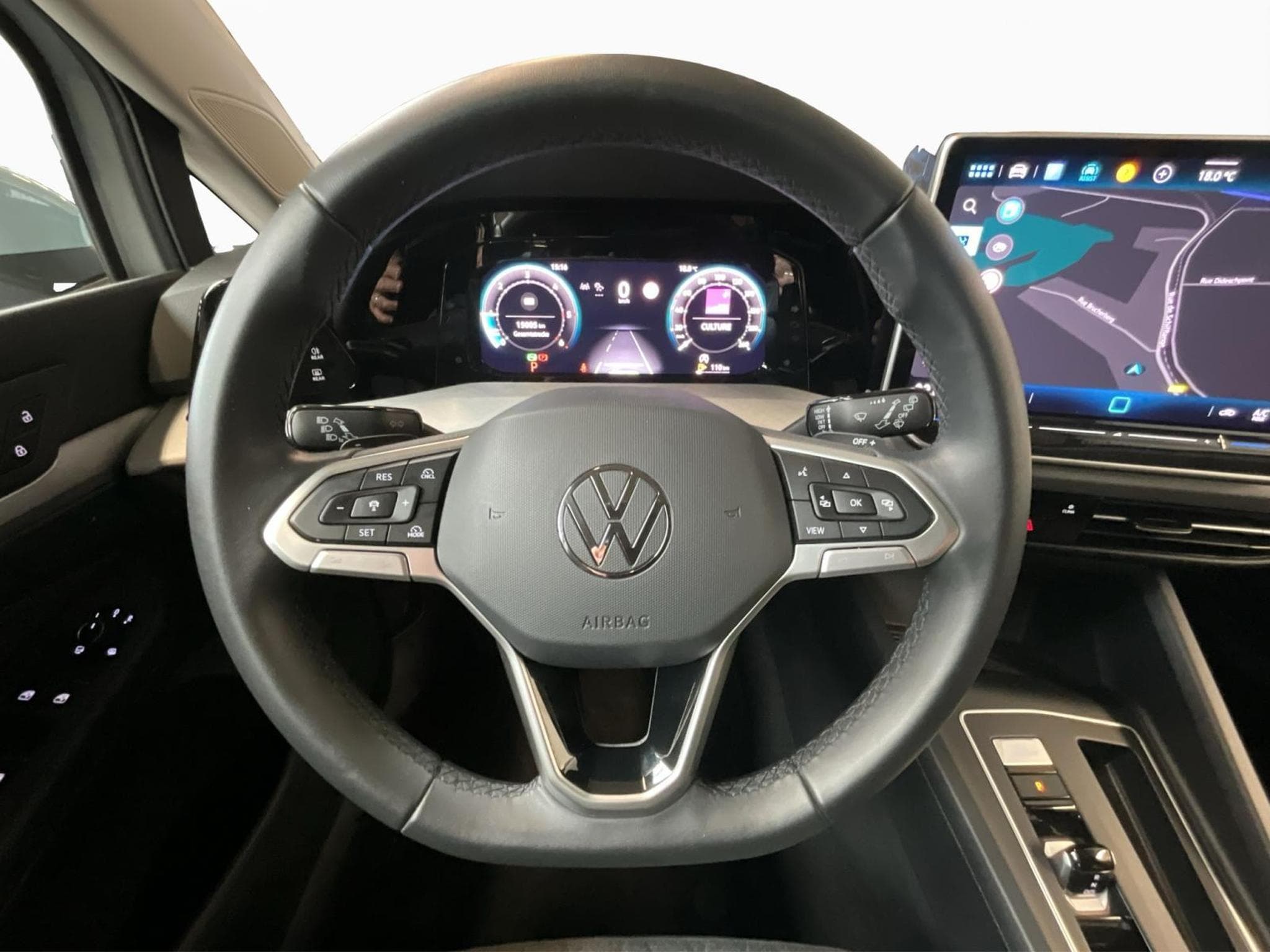 VW Golf Life+DSG+Navi+LED (2025) - Photo 10