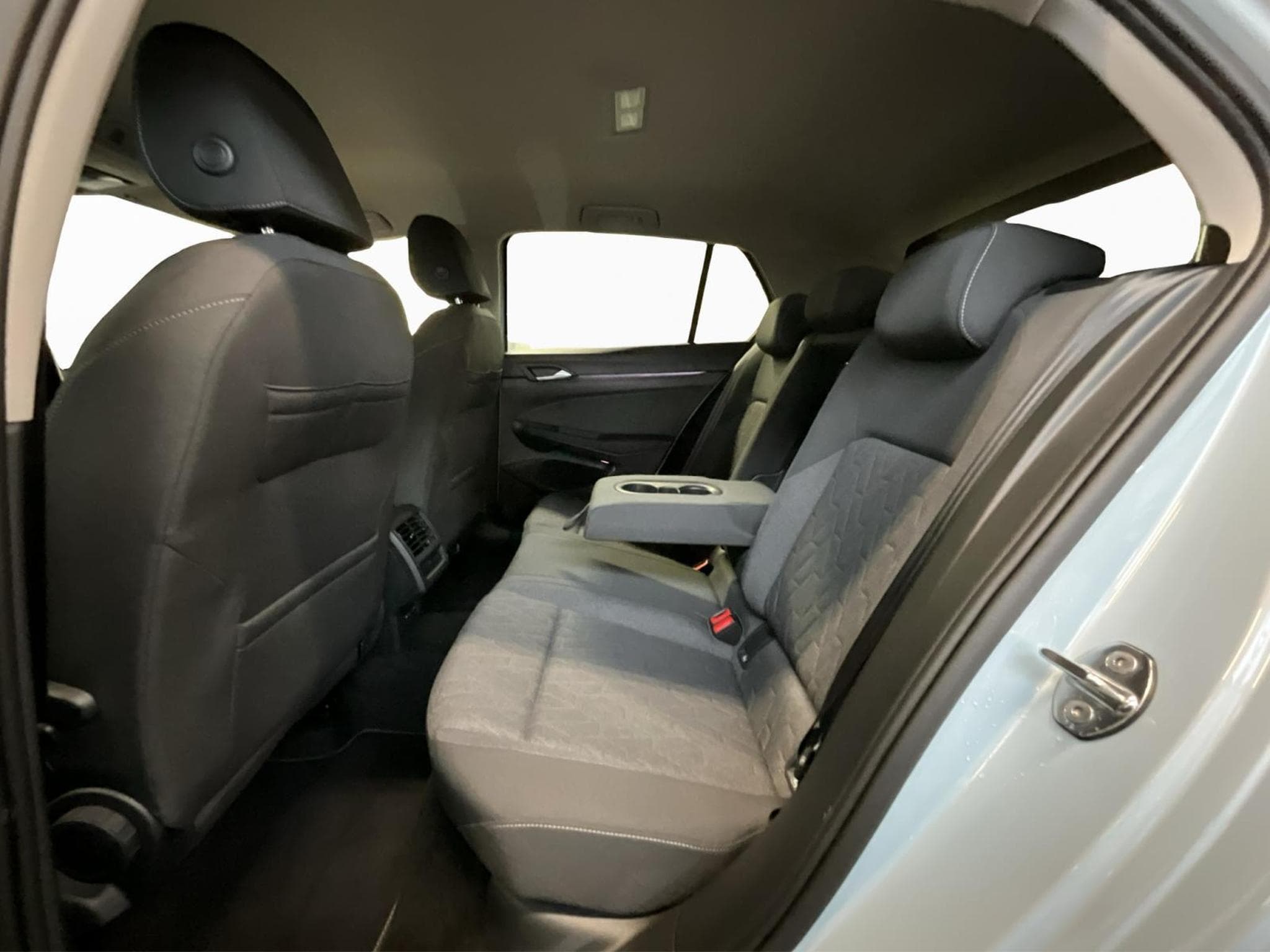 VW Golf Life+DSG+Navi+LED (2025) - Photo 15