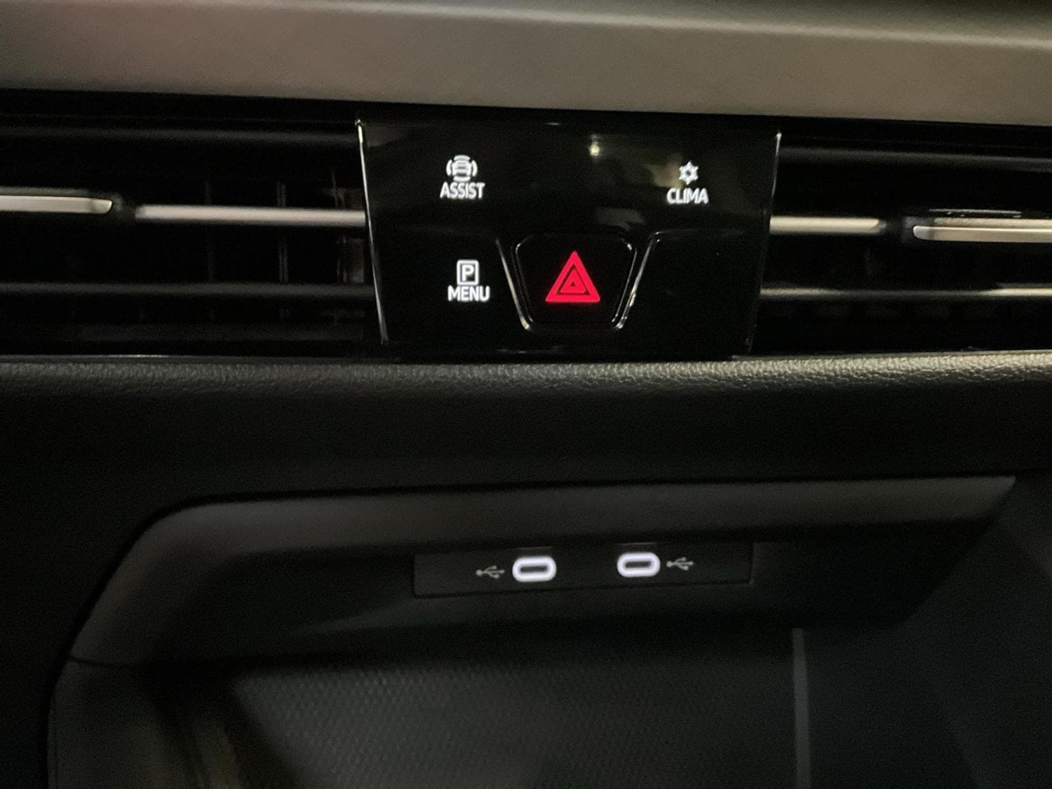 VW Golf Life+DSG+Navi+LED (2025) - Photo 19