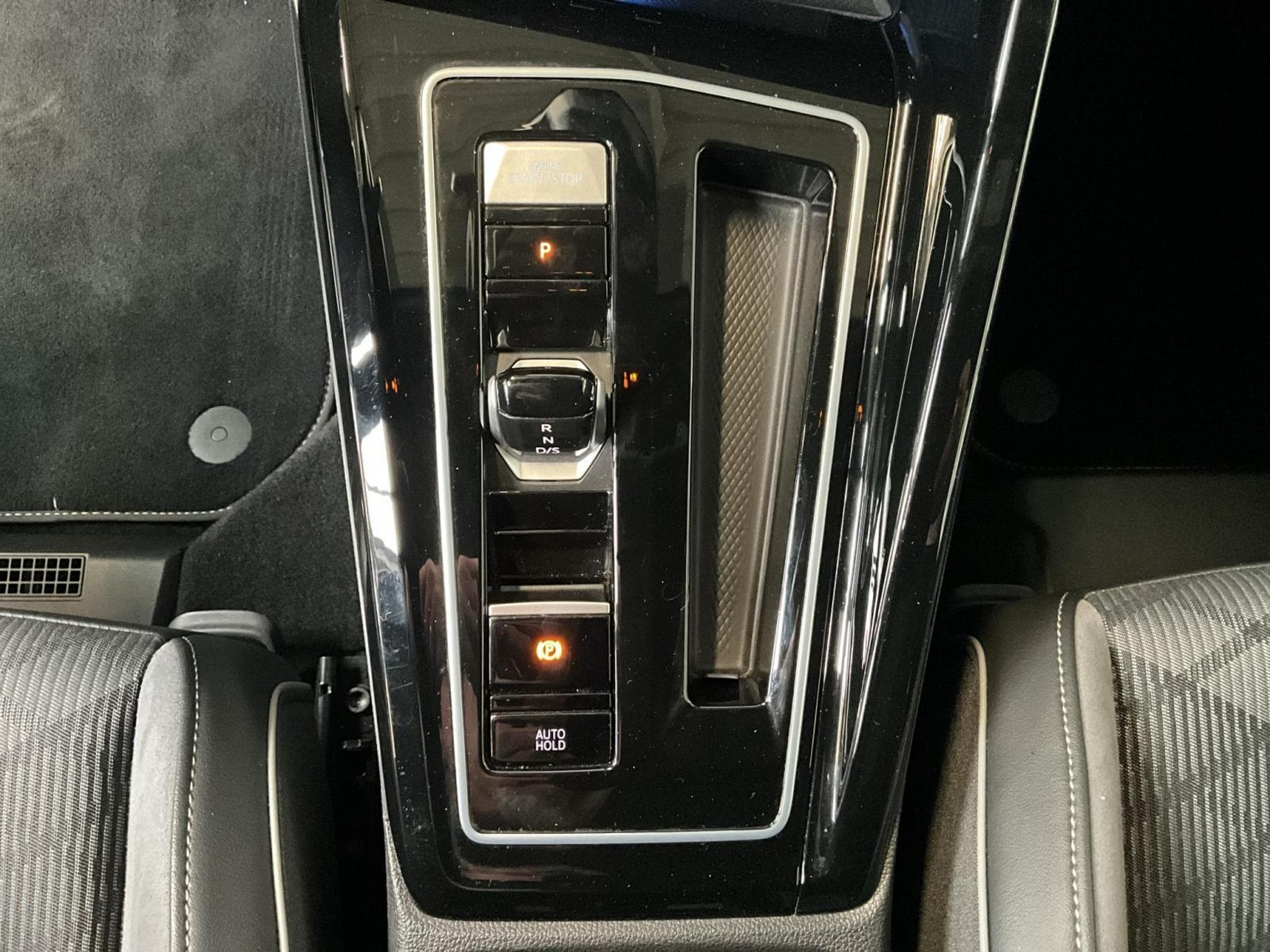 VW Golf R-Line+DSG+Matrix-LED+RearView+IQ-Drive (2023) - Foto 12