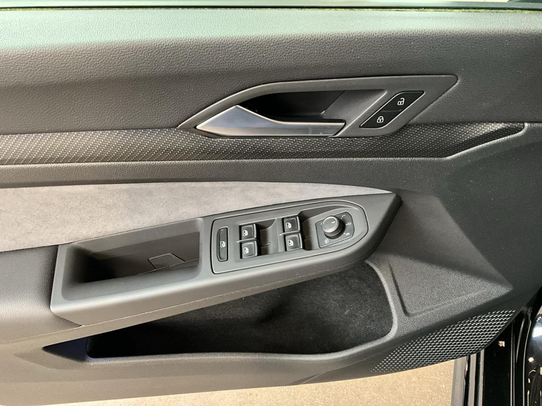 VW Golf R-Line+DSG+Matrix-LED+RearView+IQ-Drive (2023) - Foto 14