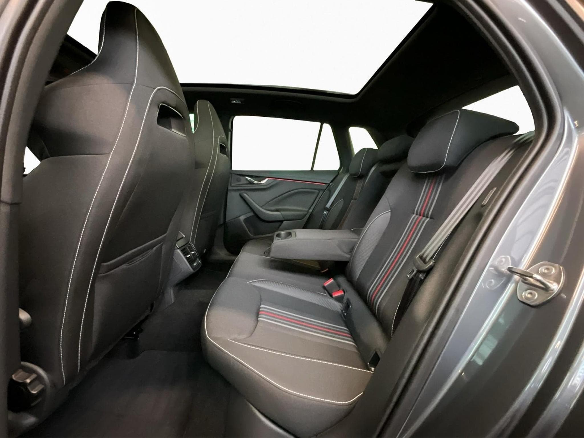 Skoda Kamiq Monte-Carlo+DSG+P.Assisted+LM18+P.Park (2025) - Photo 19
