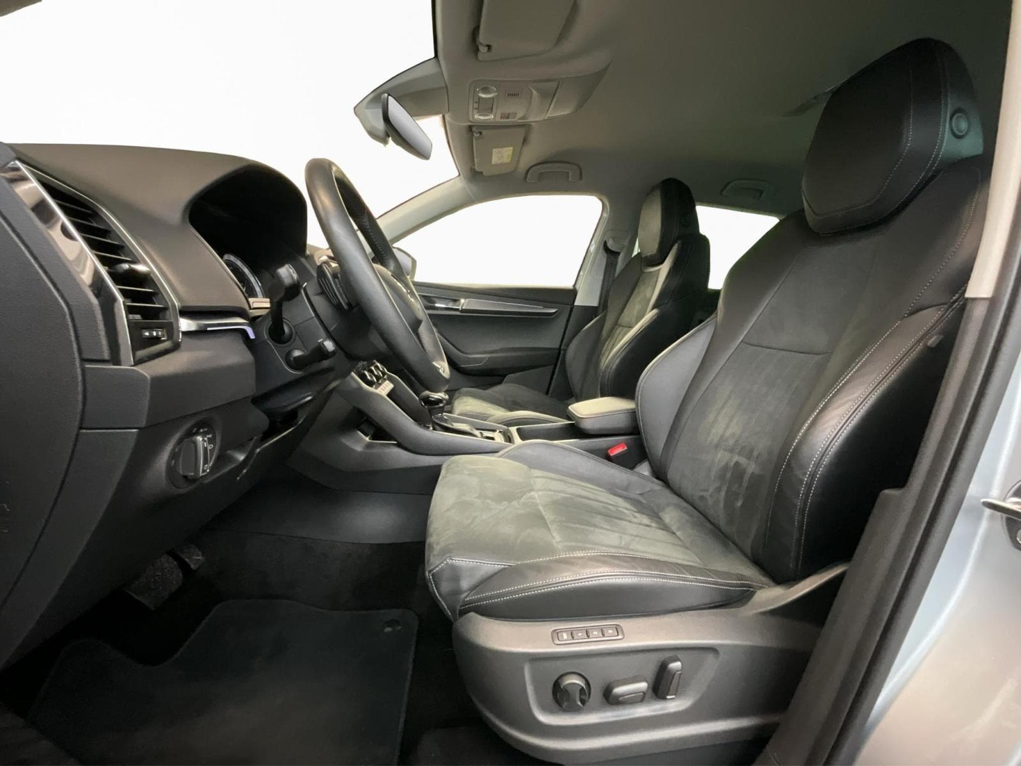 Skoda Karoq Style+DSG+AHK+P.Premium+Led (2021) - Photo 11