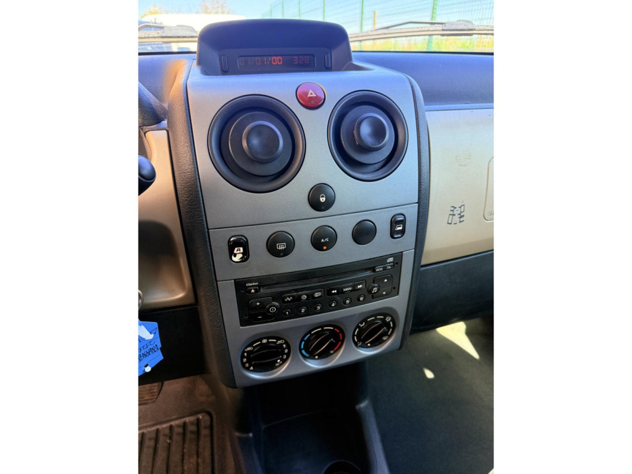Peugeot Partner 1.4i 75ch Totem Clim (2006) - Photo 7