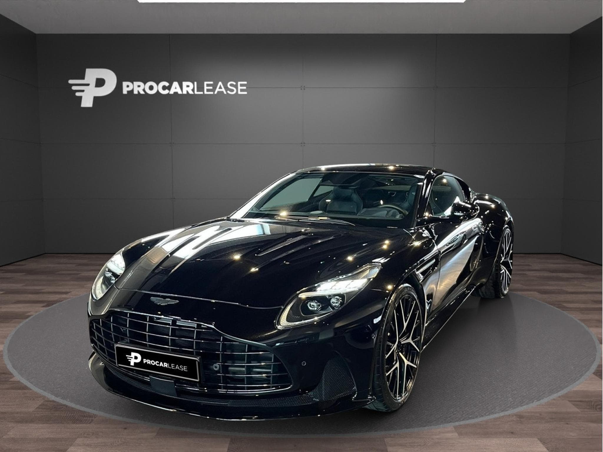 Aston-Martin DB12 COUPE/V8/BLACK ON BLACK/ B&W/360°/SEAT VENT/ (2025) - Foto 1