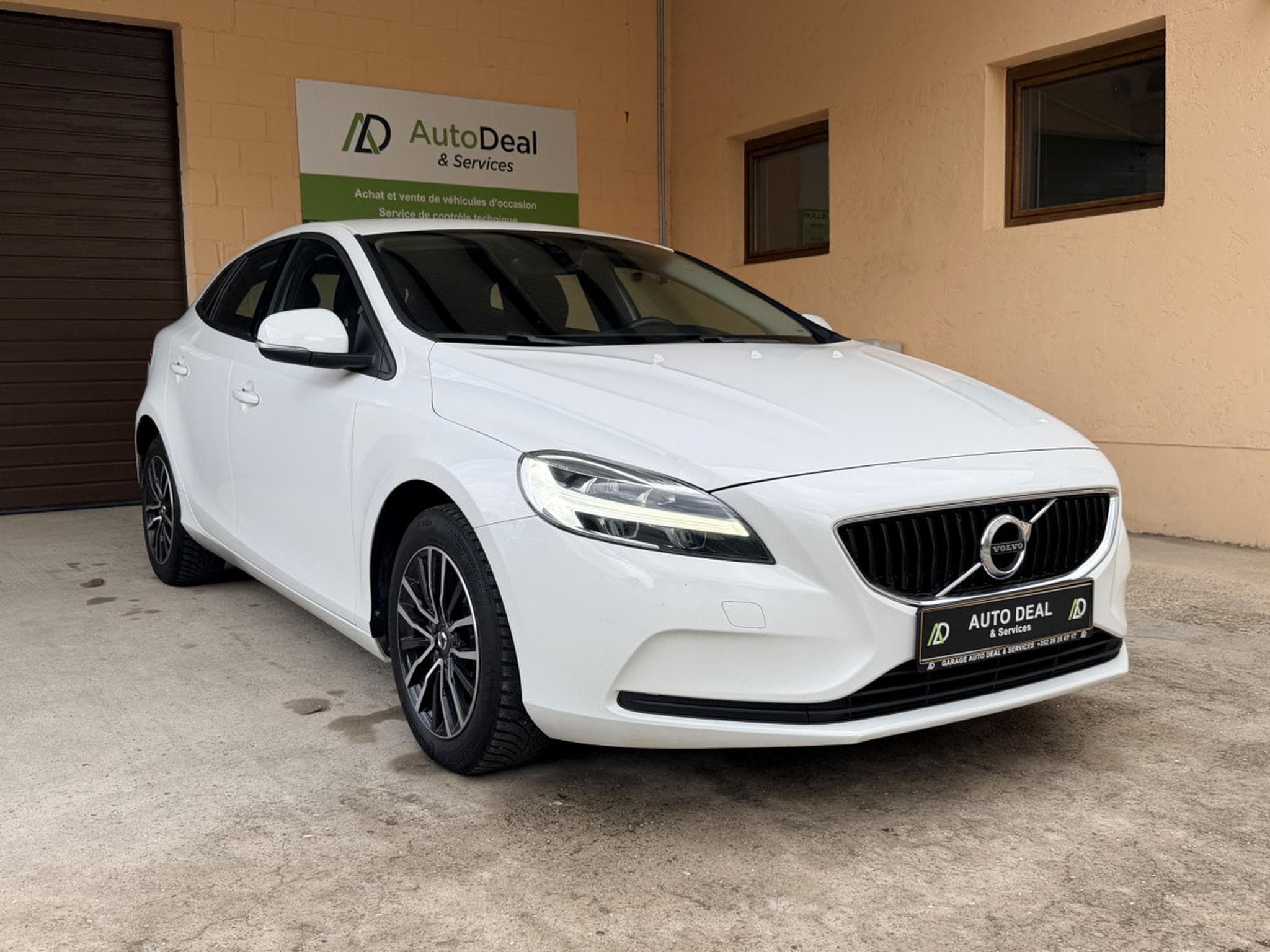 Volvo V40 D2 (2019) - Photo 1