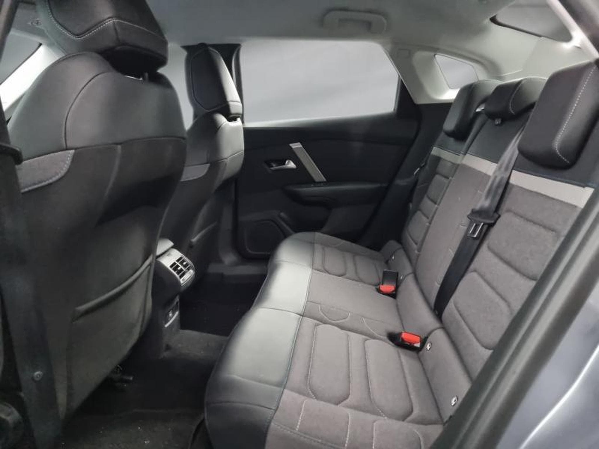 Citroën c4 x 1.5 BlueHDi 130ch S&S PLUS Automatique (2024) - Foto 11