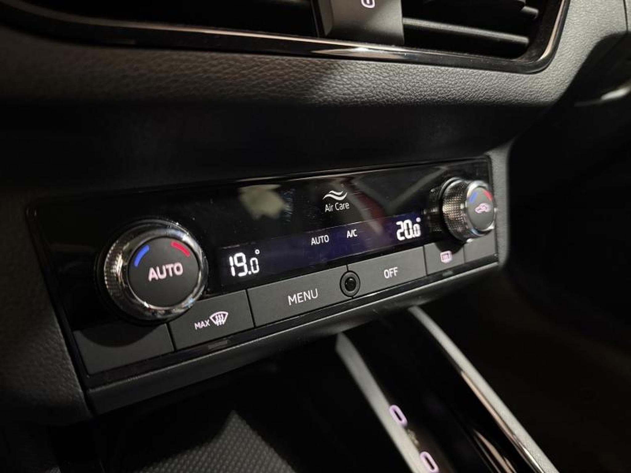 Skoda Kamiq 1.0 TSI Evo 110ch Ambition DSG7 (2024) - Foto 18