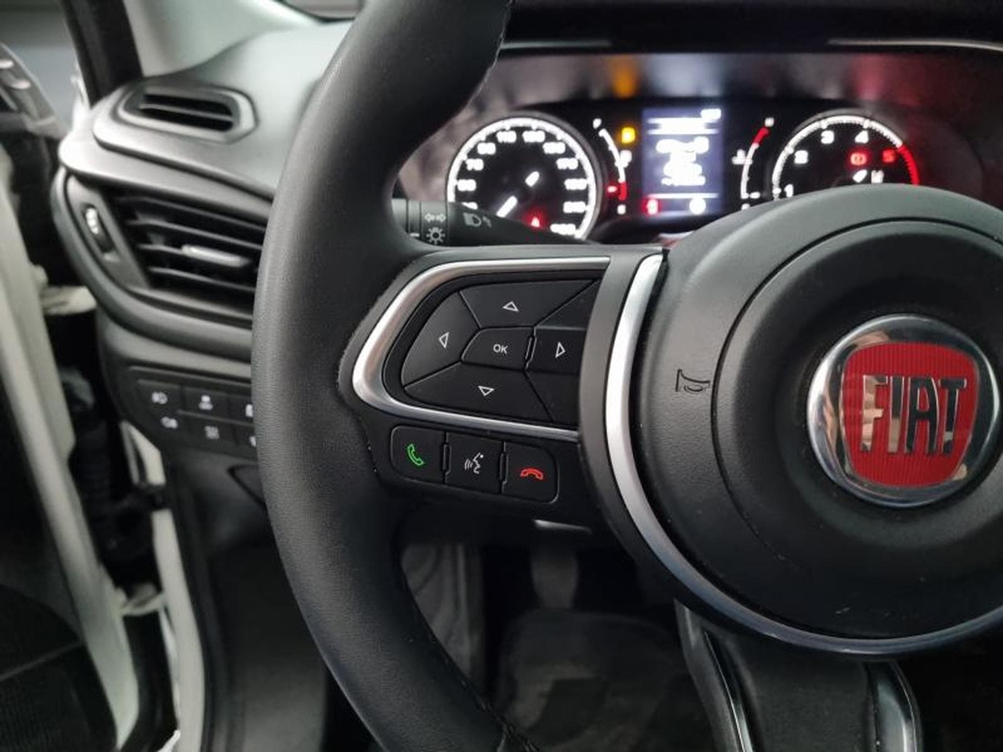 Fiat Tipo 1.6 MultiJet 130ch (2024) - Foto 15