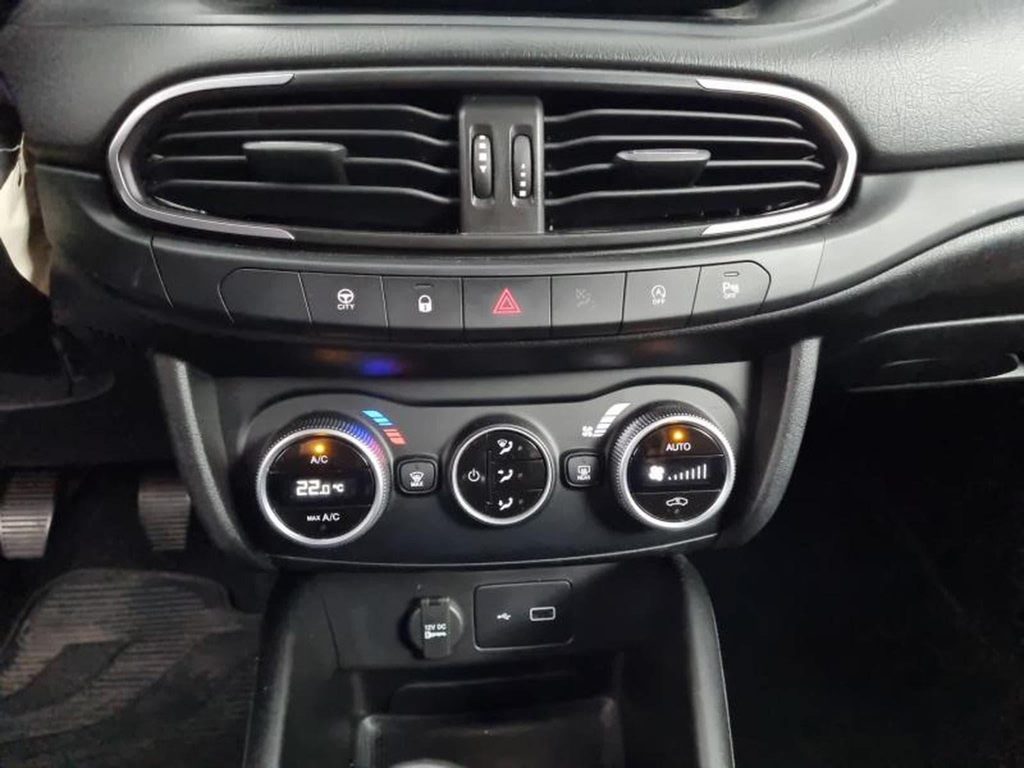 Fiat Tipo 1.6 MultiJet 130ch (2024) - Foto 8