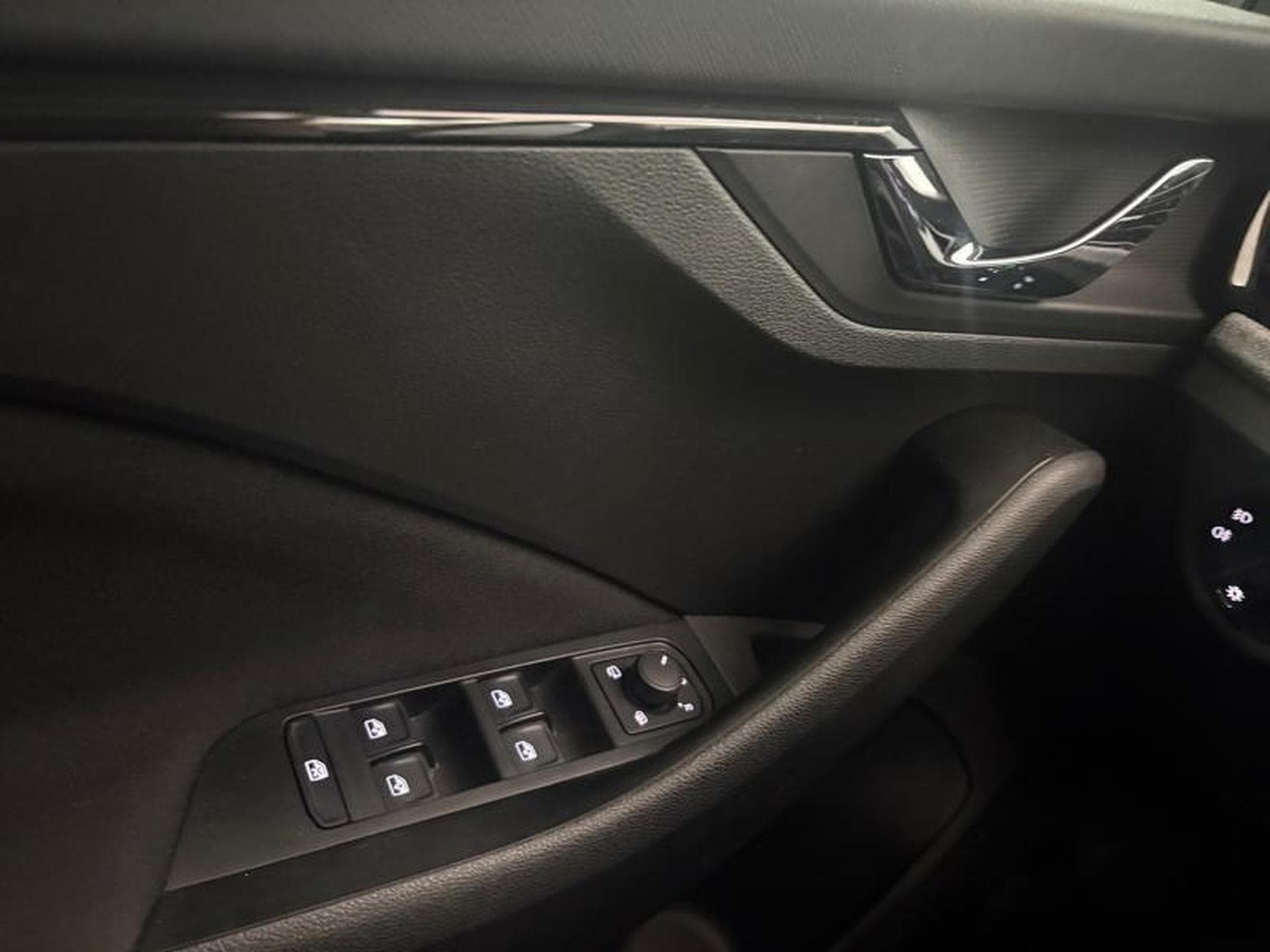 Skoda Scala 1.0 TSI Evo2 116ch Selection DSG7 (2025) - Foto 22