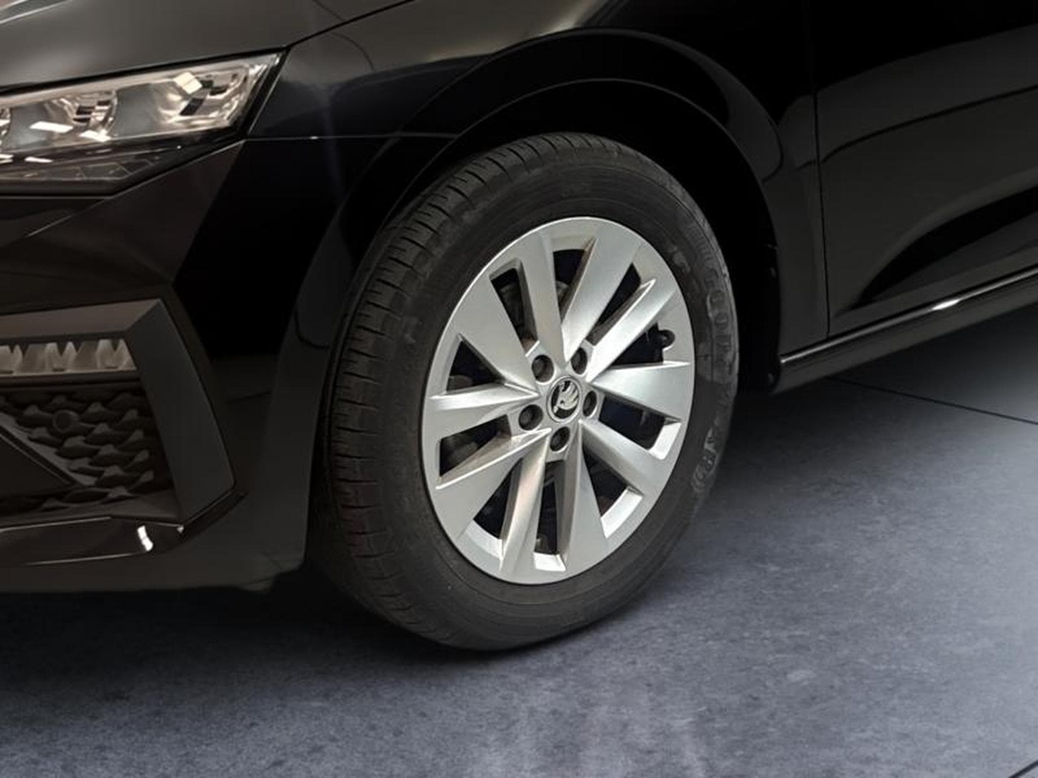 Skoda Scala 1.0 TSI Evo2 116ch Selection DSG7 (2025) - Foto 8