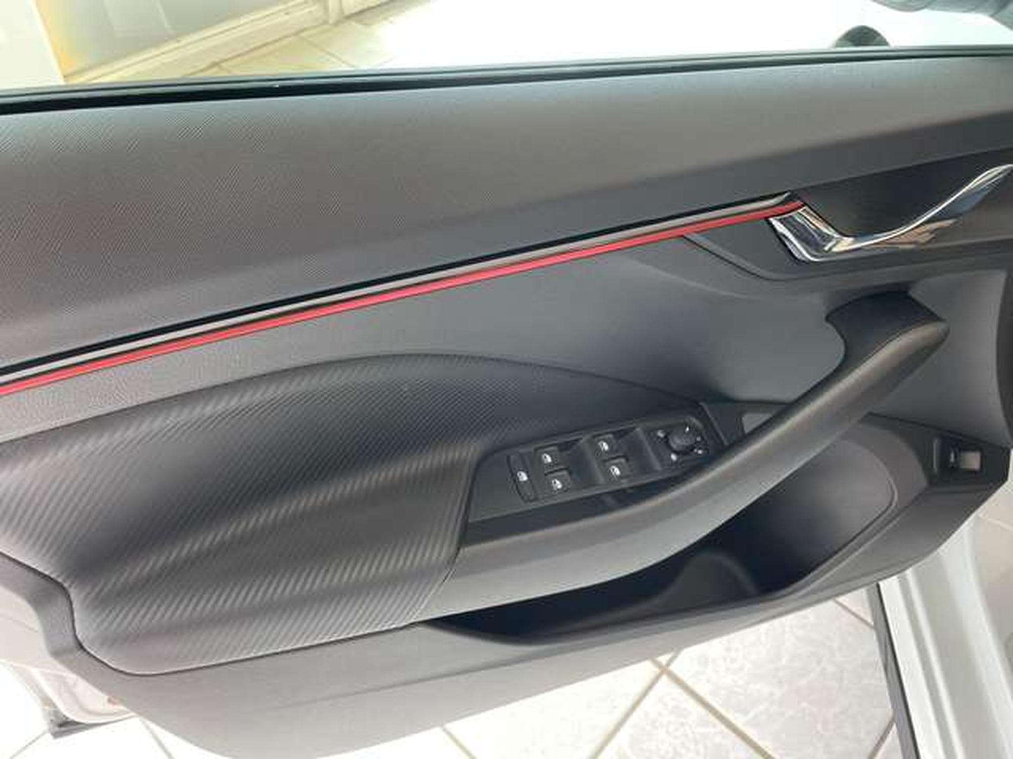 Skoda Kamiq Kamiq 1.5 TSI DSG Monte Carlo (2024) - Photo 8