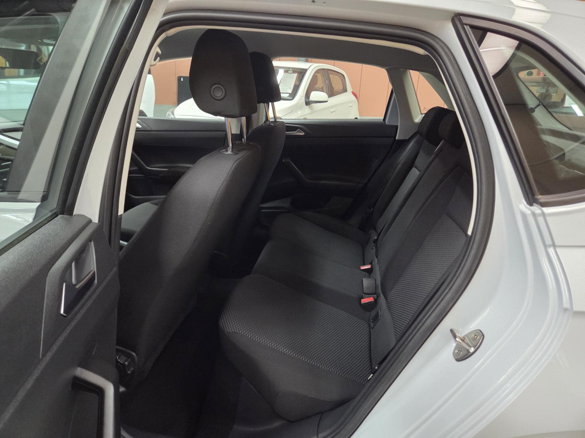 VW Polo 1.0 TRENDLINE 65CV (2018) - Photo 19