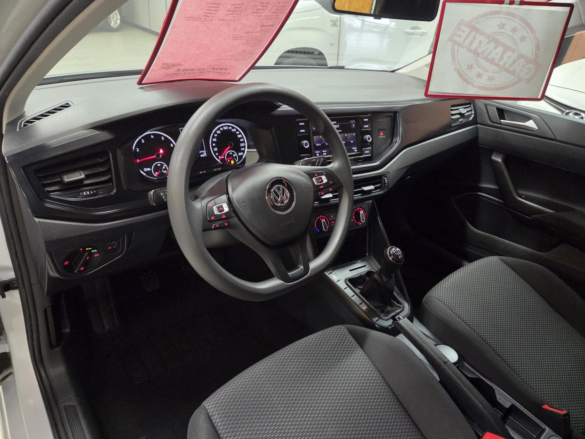VW Polo 1.0 TRENDLINE 65CV (2018) - Photo 6