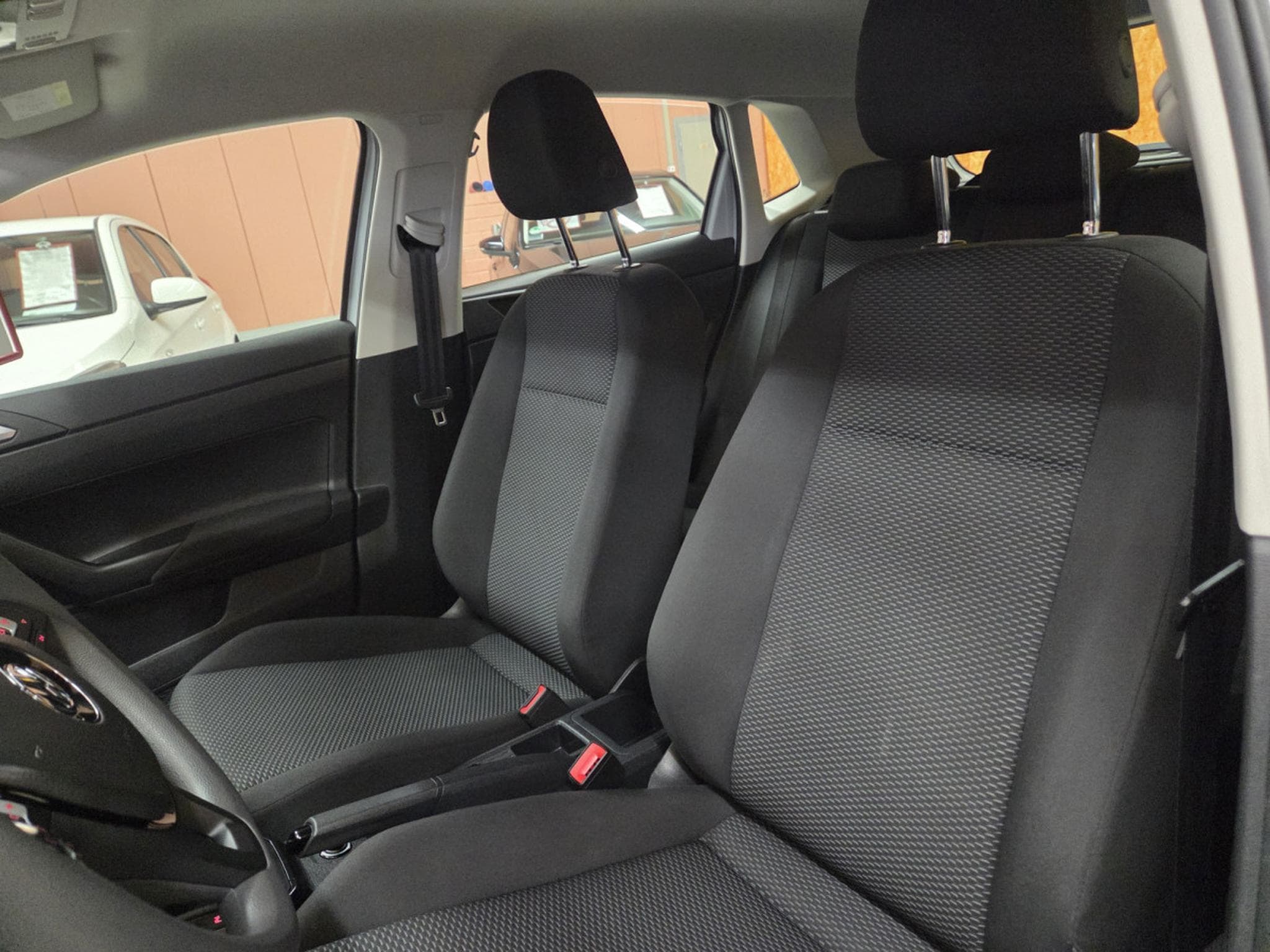 VW Polo 1.0 TRENDLINE 65CV (2018) - Photo 8