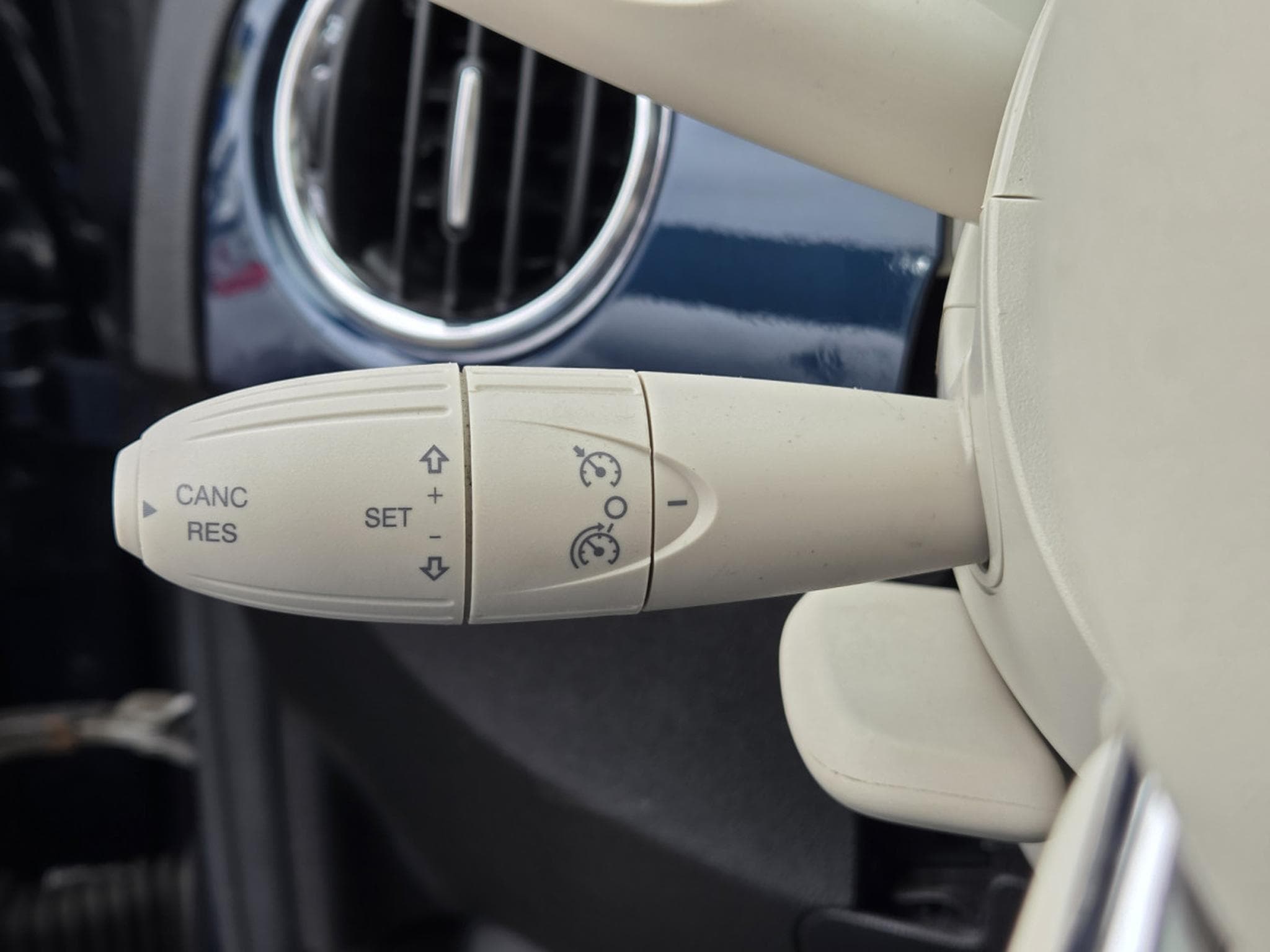 Fiat 500 ESSENCE/HYBRID DOLCEVITA 69CV (2022) - Photo 14