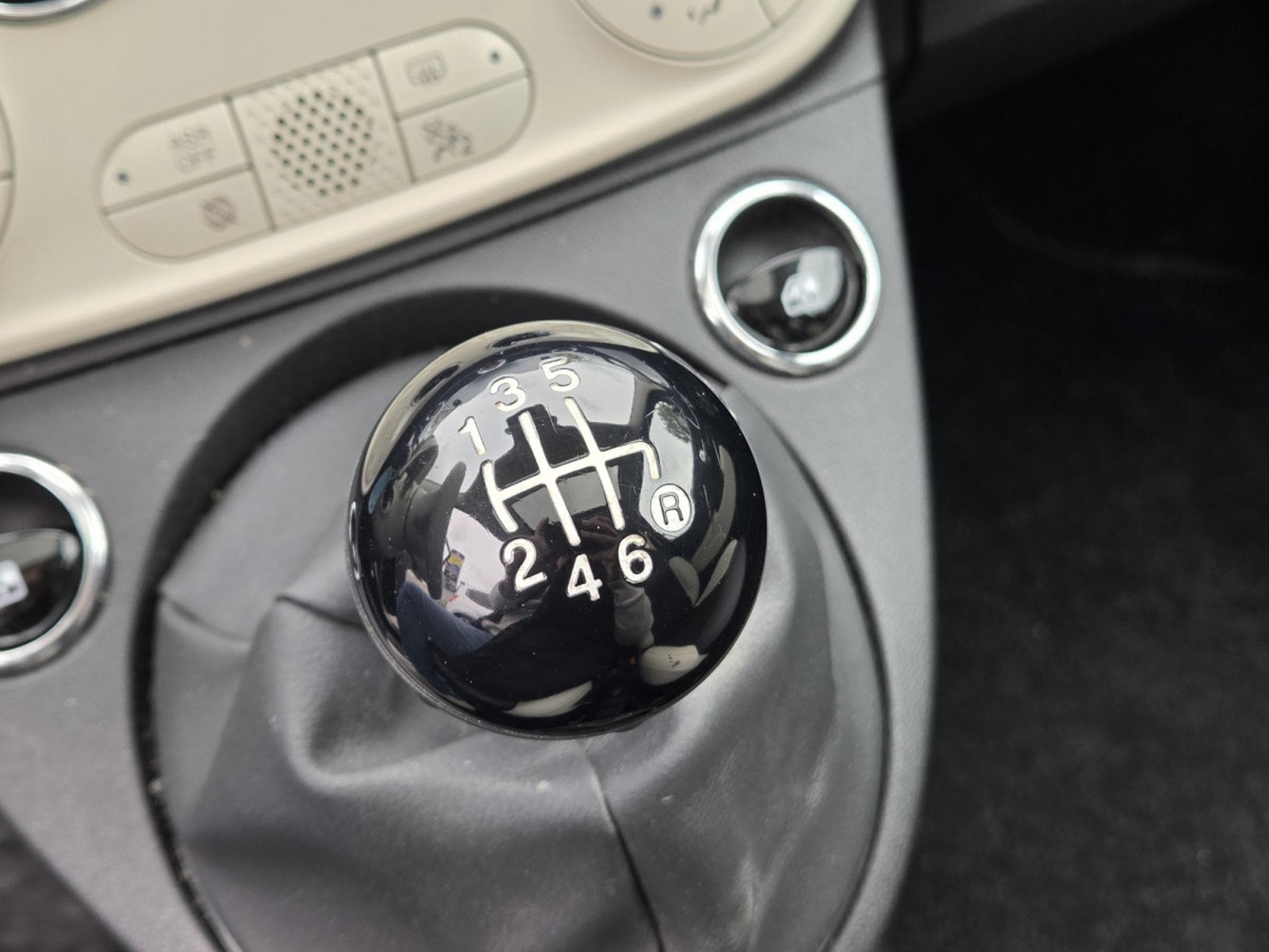 Fiat 500 ESSENCE/HYBRID DOLCEVITA 69CV (2022) - Photo 17
