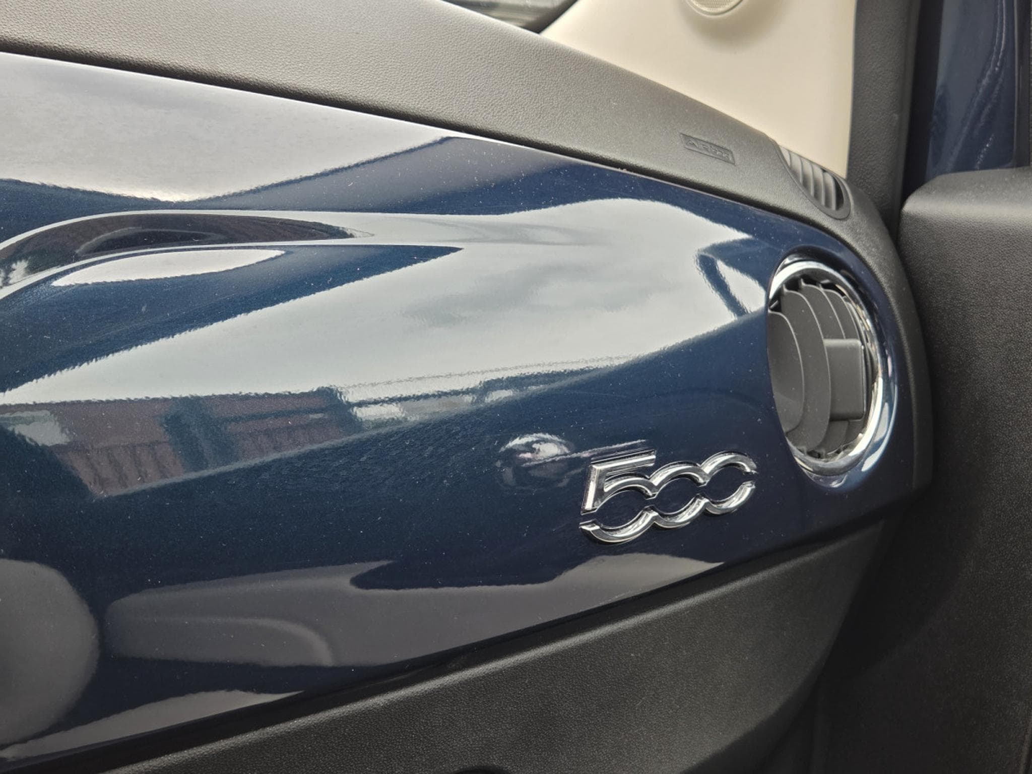 Fiat 500 ESSENCE/HYBRID DOLCEVITA 69CV (2022) - Photo 18