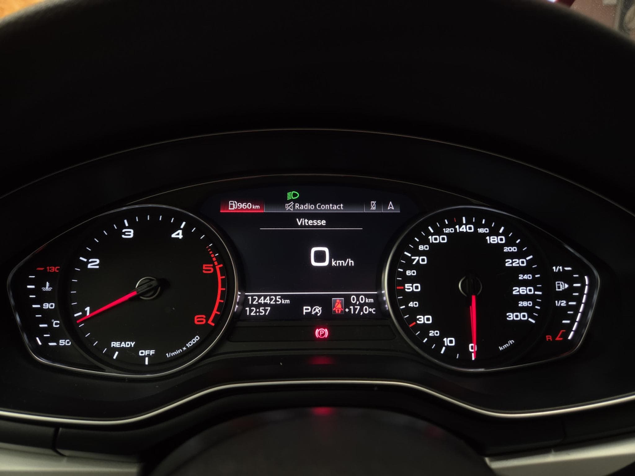 Audi A4 AVANT 30TDI ATTRACTION S-TRONIC (2022) - Photo 11