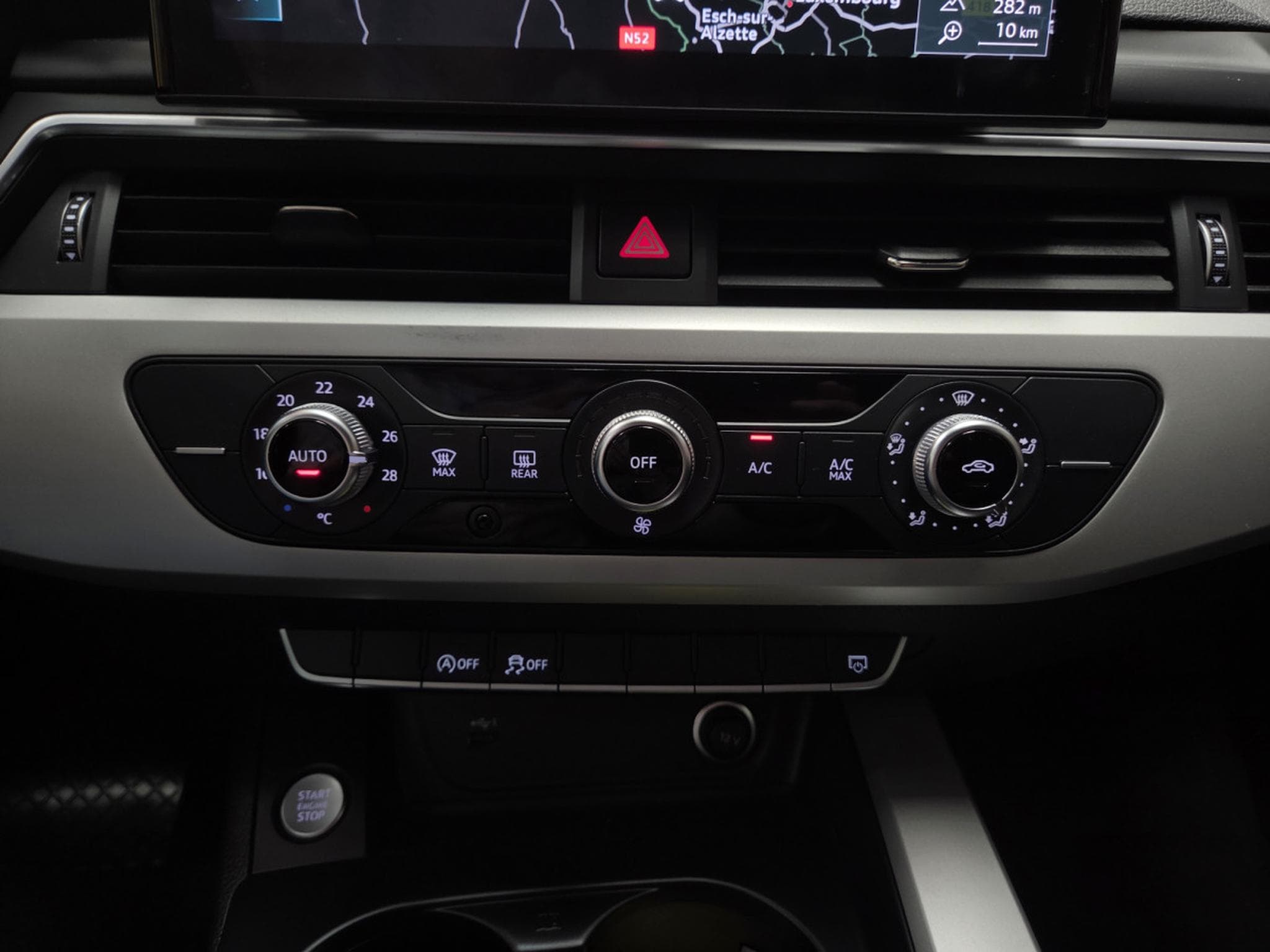 Audi A4 AVANT 30TDI ATTRACTION S-TRONIC (2022) - Photo 16