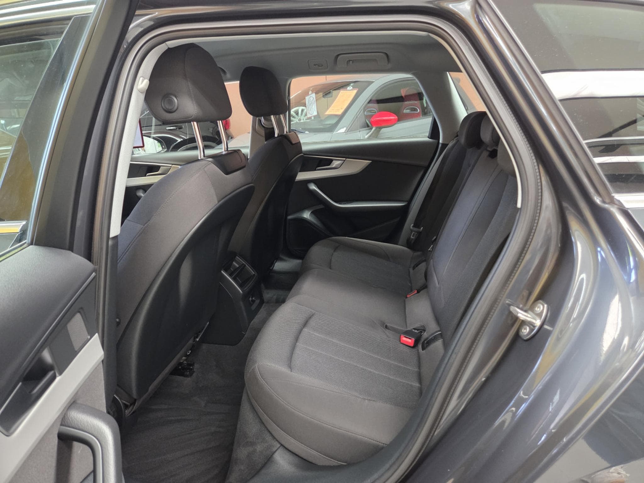Audi A4 AVANT 30TDI ATTRACTION S-TRONIC (2022) - Photo 19