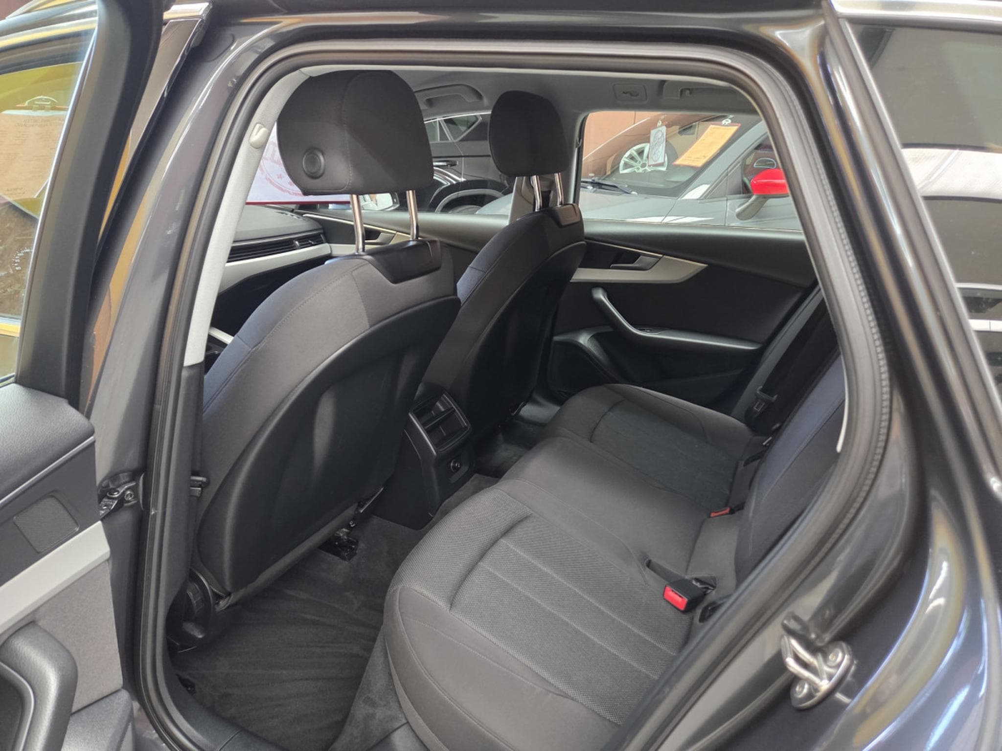 Audi A4 AVANT 30TDI ATTRACTION S-TRONIC (2022) - Photo 20