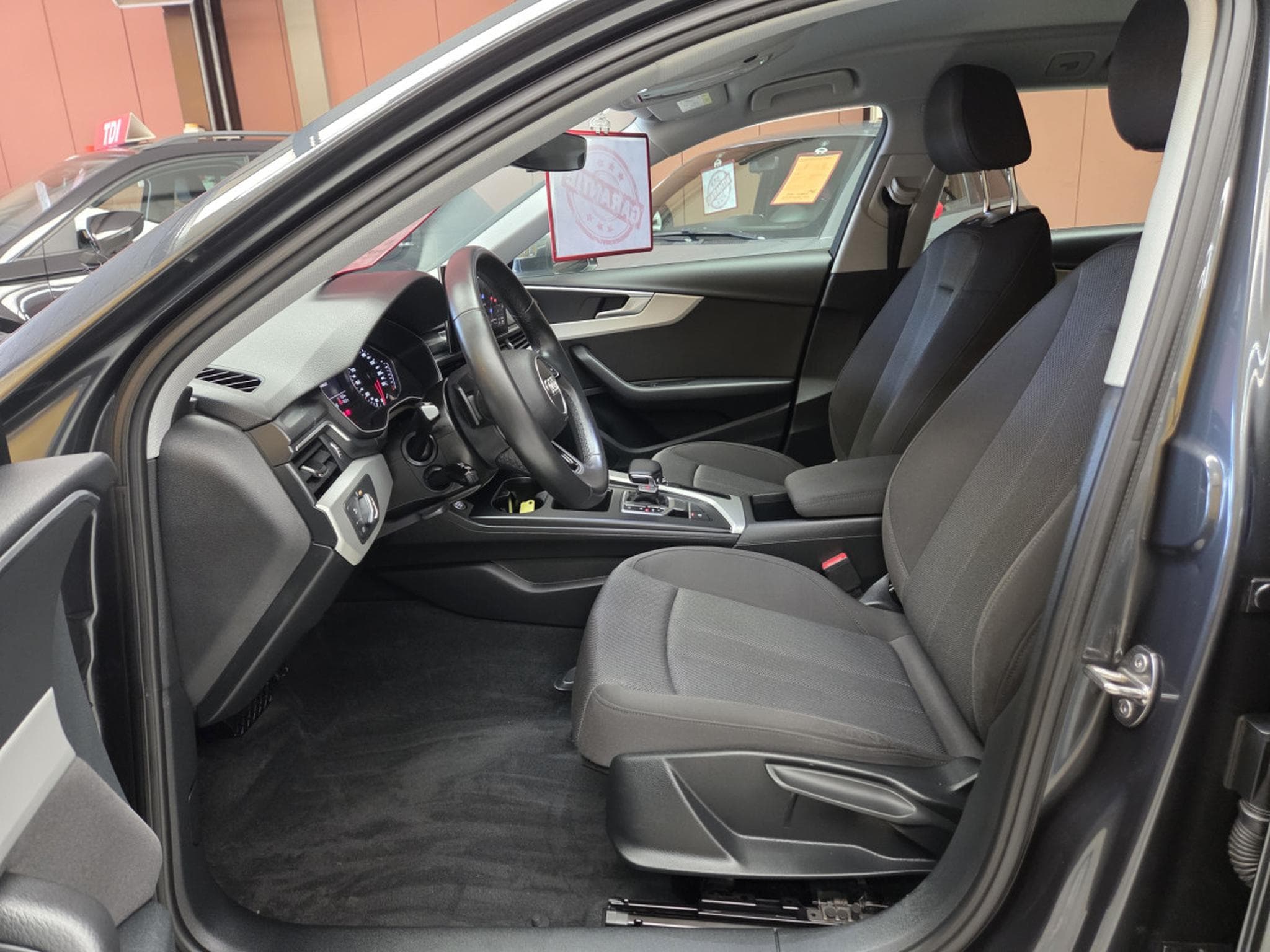 Audi A4 AVANT 30TDI ATTRACTION S-TRONIC (2022) - Photo 7