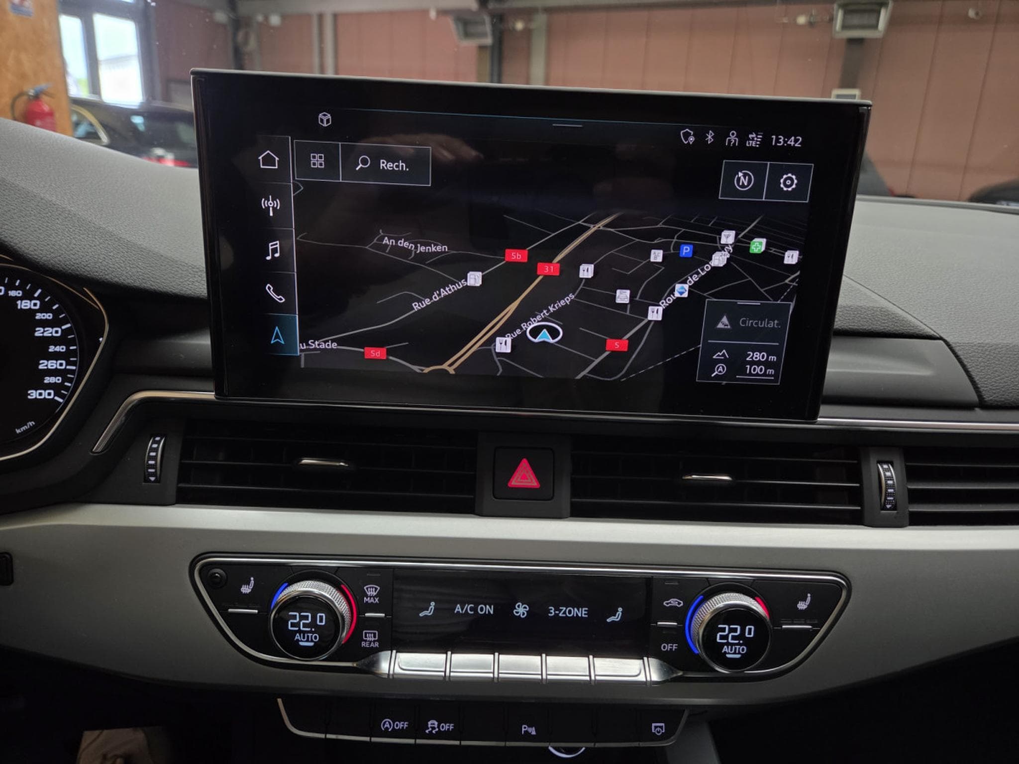 Audi A4 TDI AVANT S-TRONIC 163CV (2020) - Photo 12