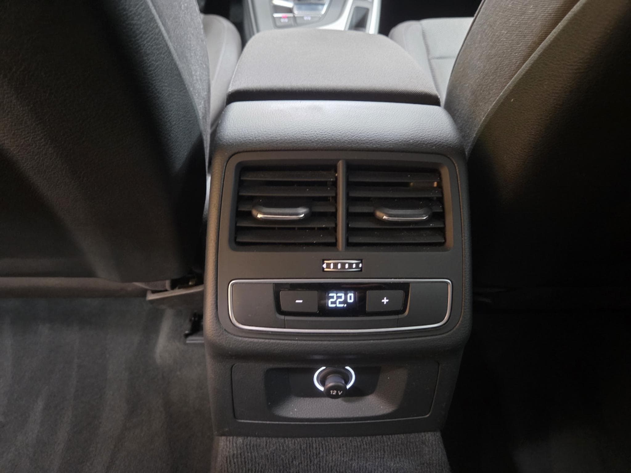 Audi A4 TDI AVANT S-TRONIC 163CV (2020) - Photo 16
