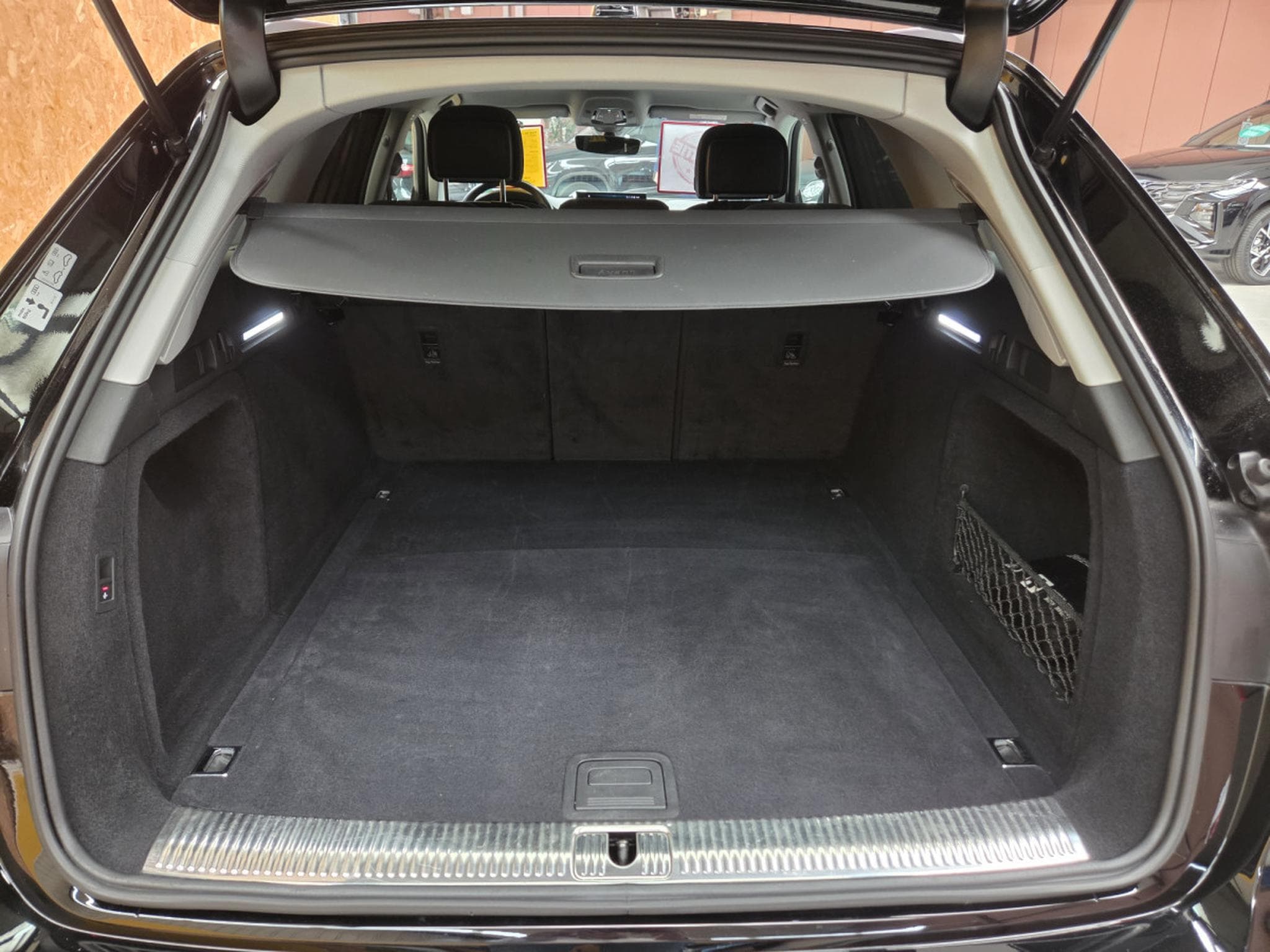 Audi A4 TDI AVANT S-TRONIC 163CV (2020) - Photo 17