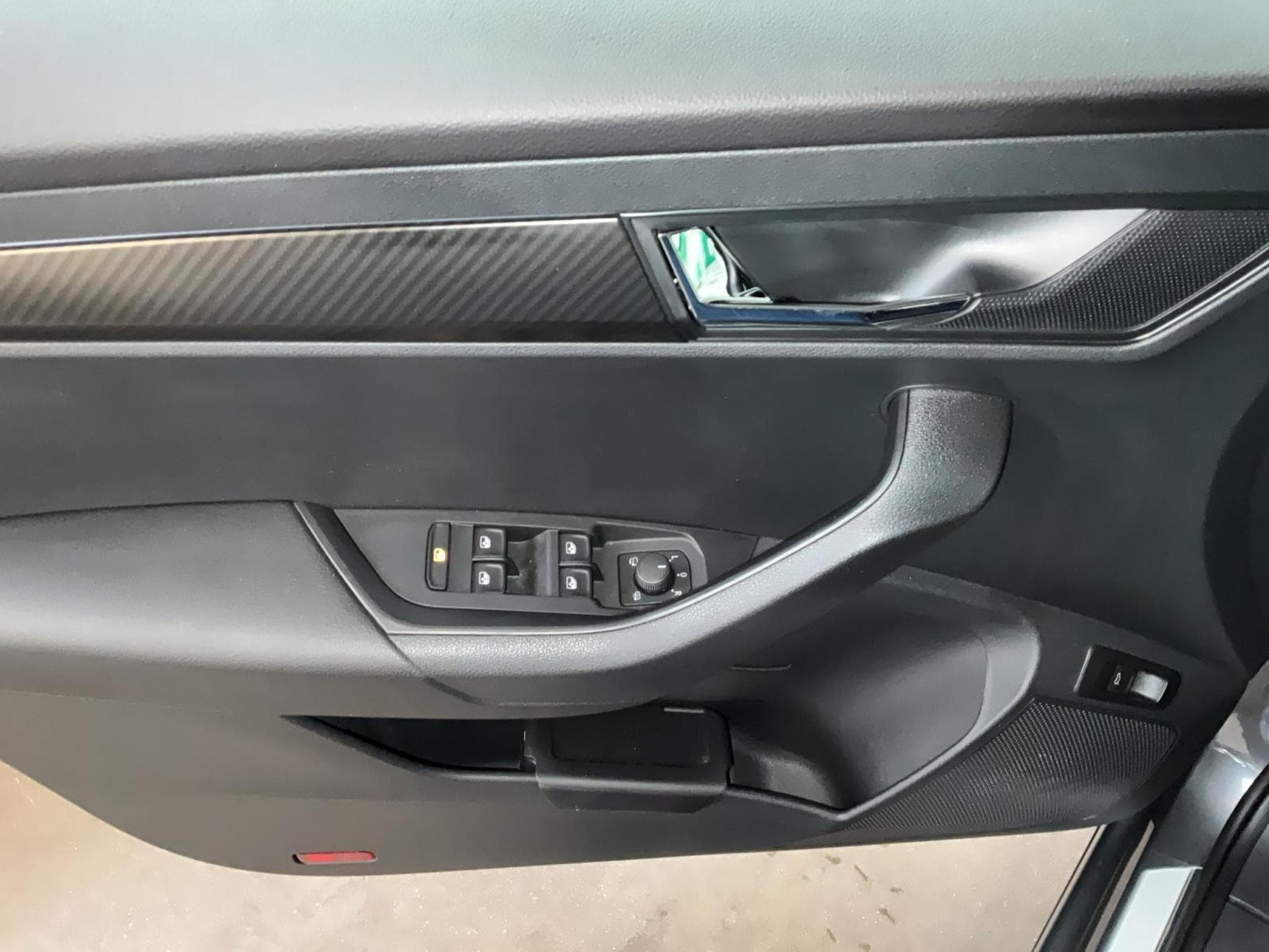 Skoda Karoq Sportline+DSG+4x4+Navi+AHK (2022) - Foto 10