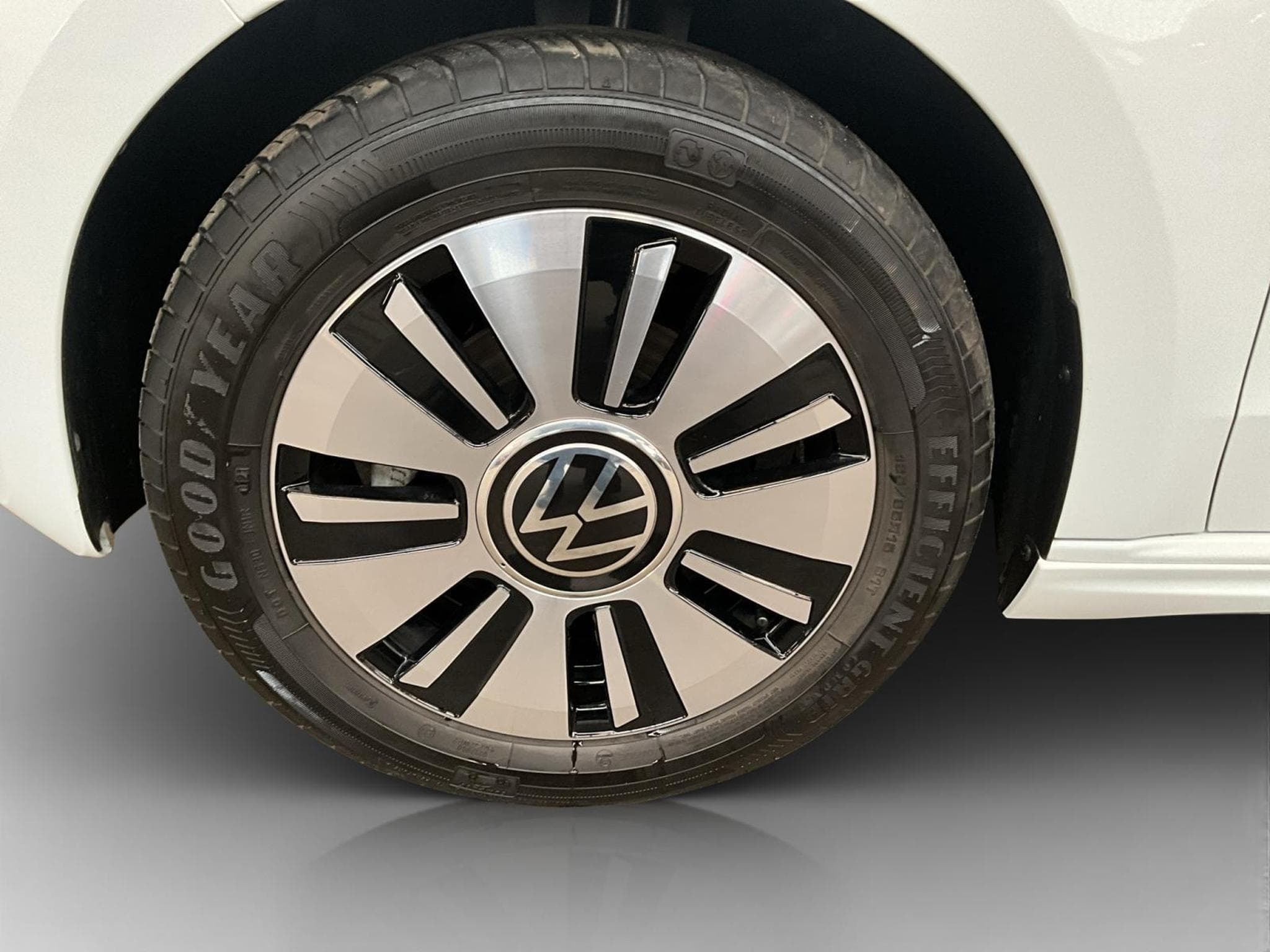VW UP E-up+Move+DSG+P.Style+RearView (2021) - Foto 8