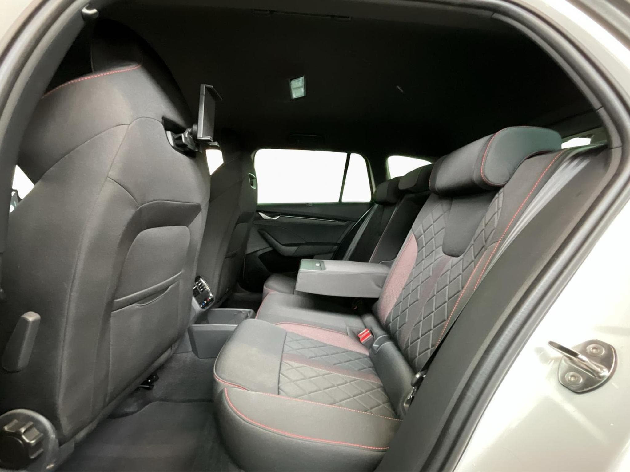 Skoda Octavia Combi+RS+DSG+P.Com.-Premium+360 (2025) - Photo 16
