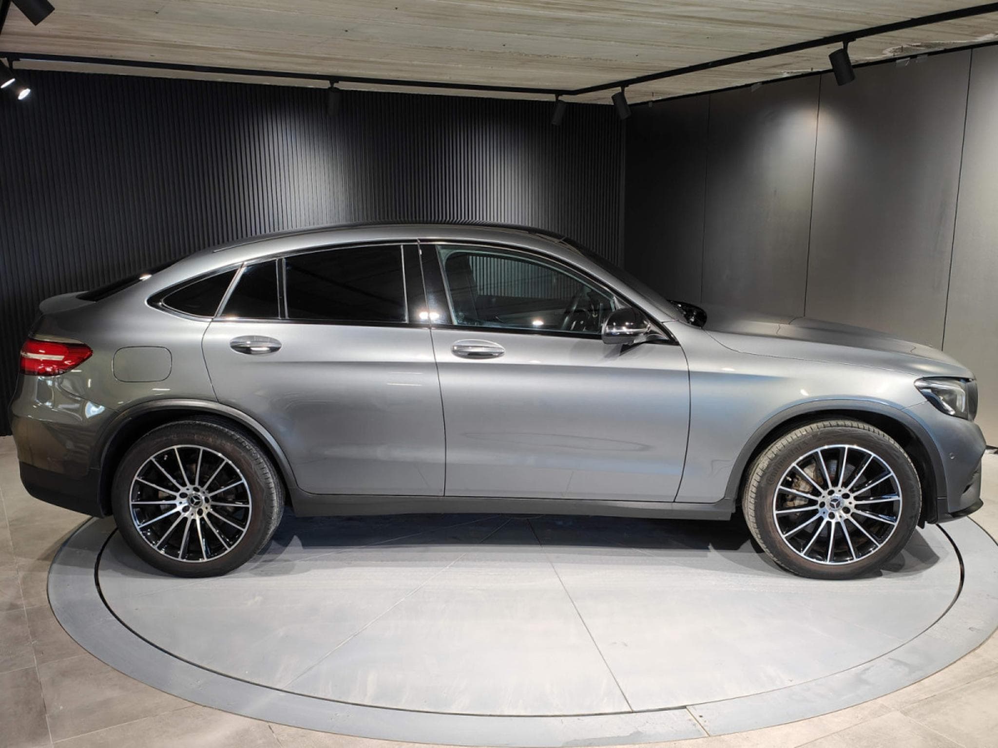 Mercedes GLC 220 220D AMG COUPE 4MATIC GPS CAMERA 360 SIEGES CHAUFFANTS (2018) - Foto 2