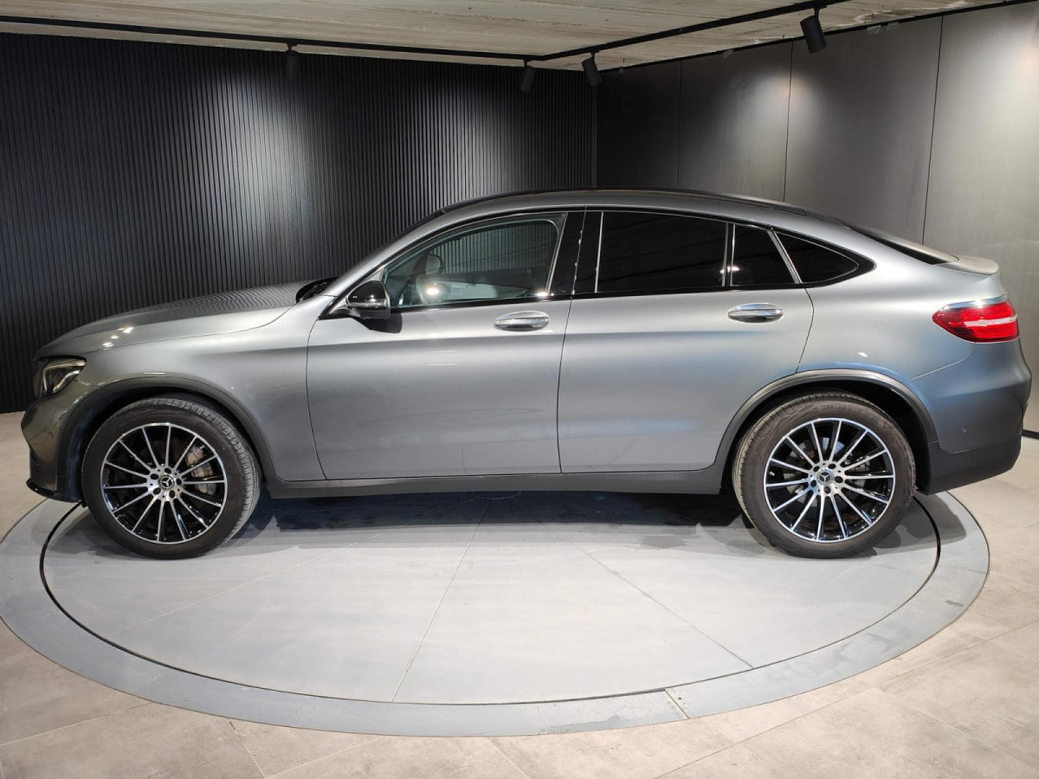 Mercedes GLC 220 220D AMG COUPE 4MATIC GPS CAMERA 360 SIEGES CHAUFFANTS (2018) - Foto 5
