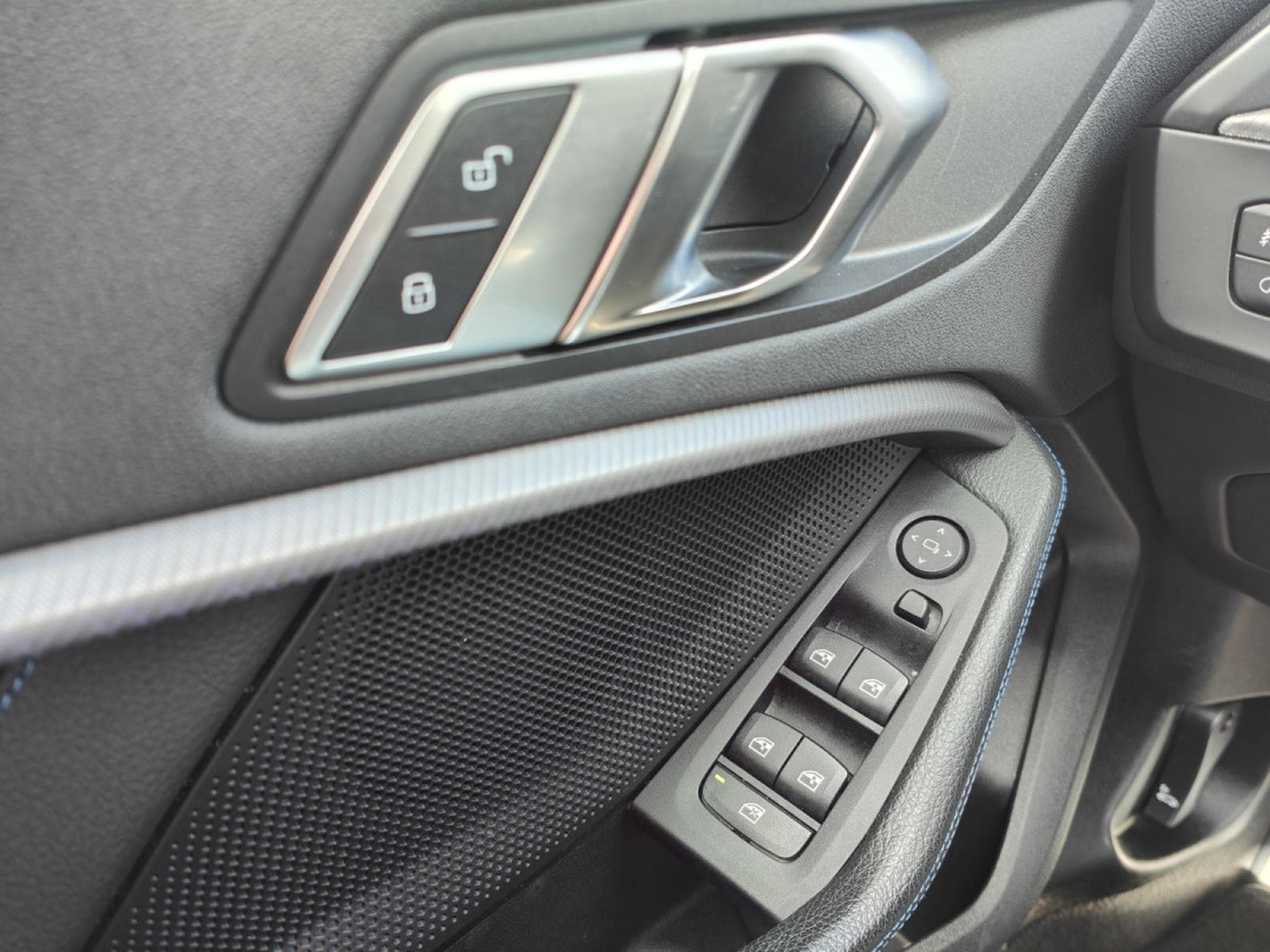 BMW 120 120iA SDRIVE PACK M GPS CARPLAY SIEGES CHAUFFANTS ECLAIRAGE (2021) - Photo 15