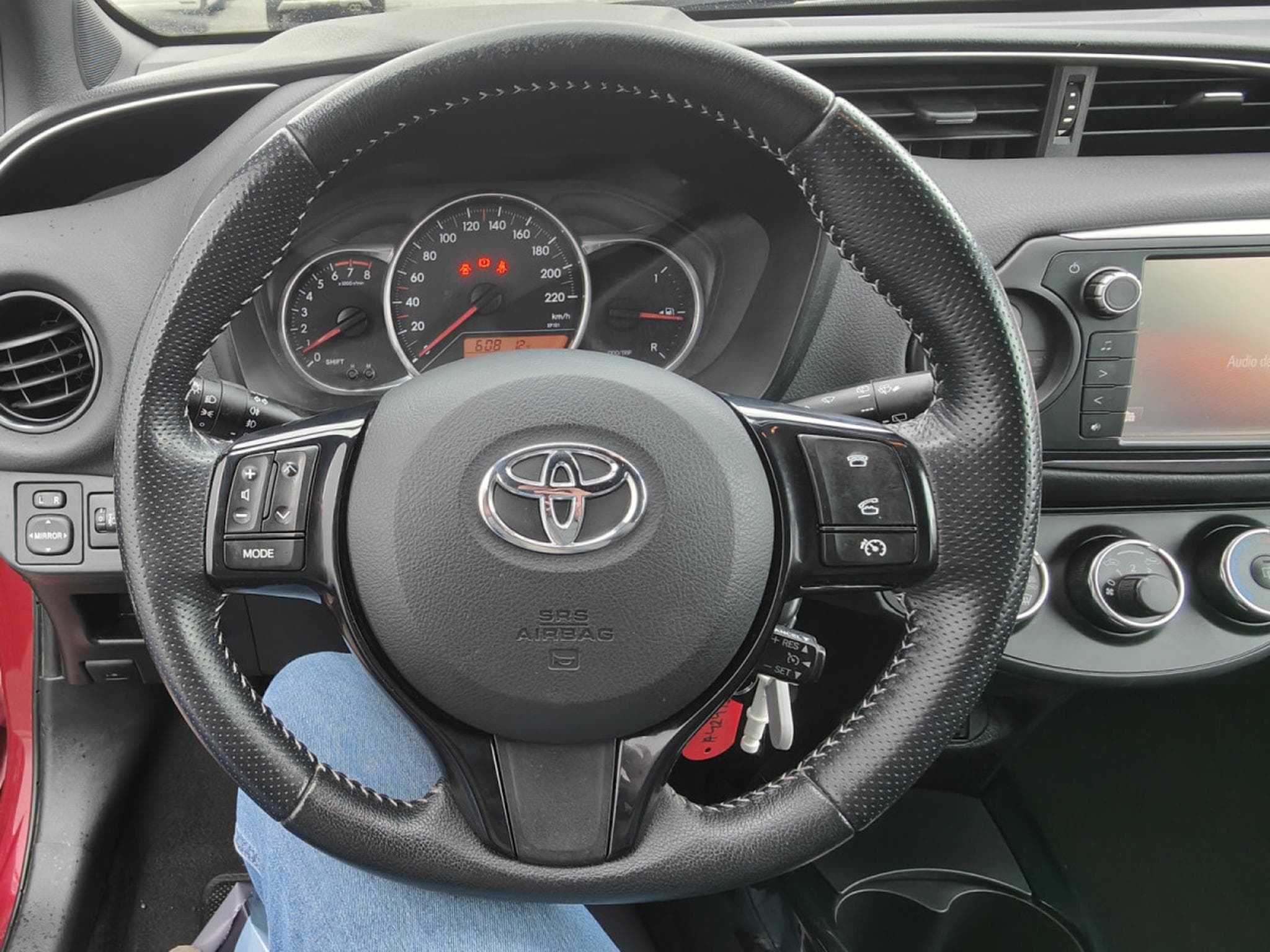 Toyota Yaris 1.3 VVT-I GPS BLUETOOTH CLIMATISATION CAMERA (2017) - Foto 20
