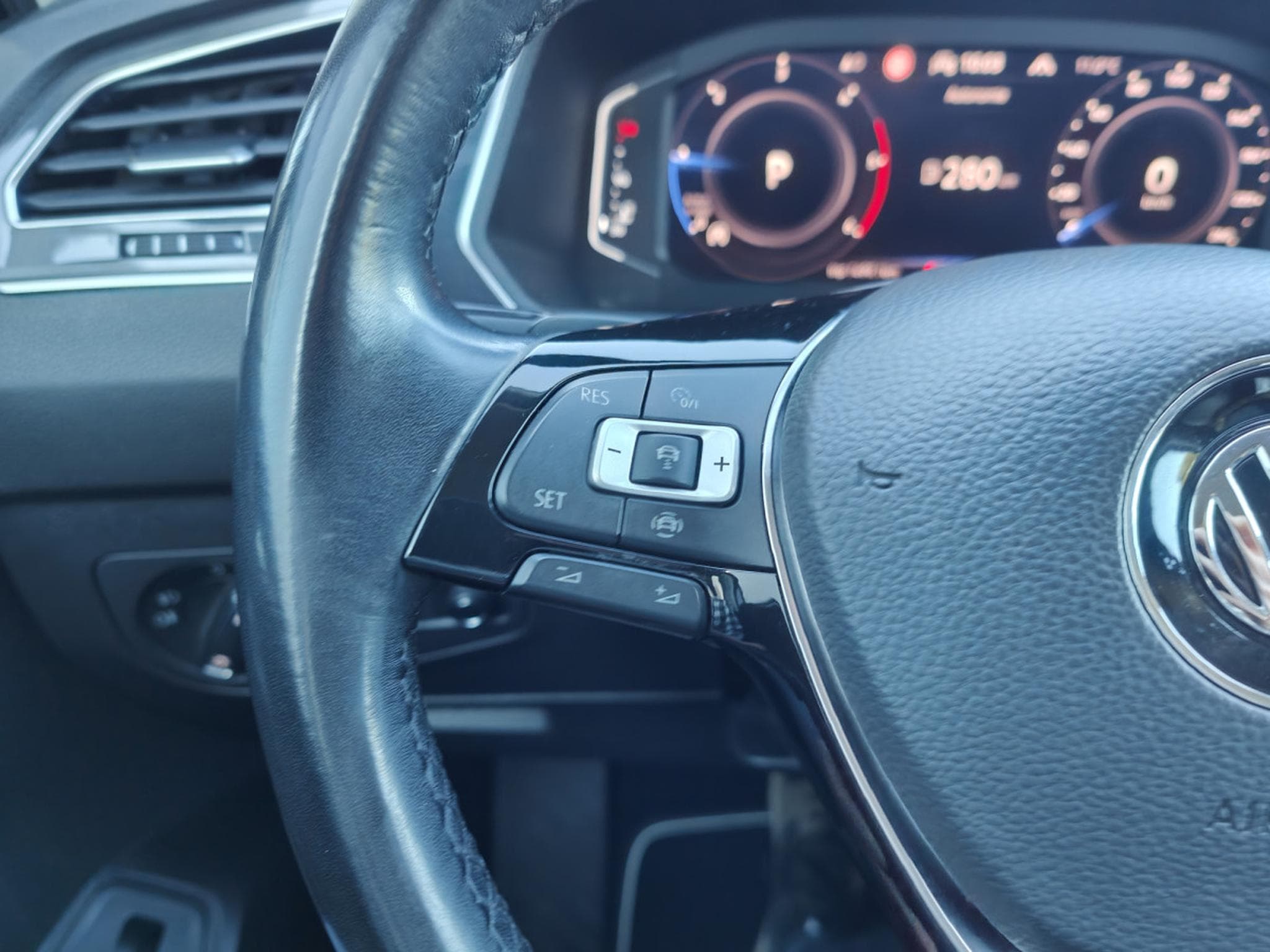 VW Tiguan 2.0 TDI DSG 4MOTION TOIT PANO CUIR CARPLAY (2021) - Foto 20