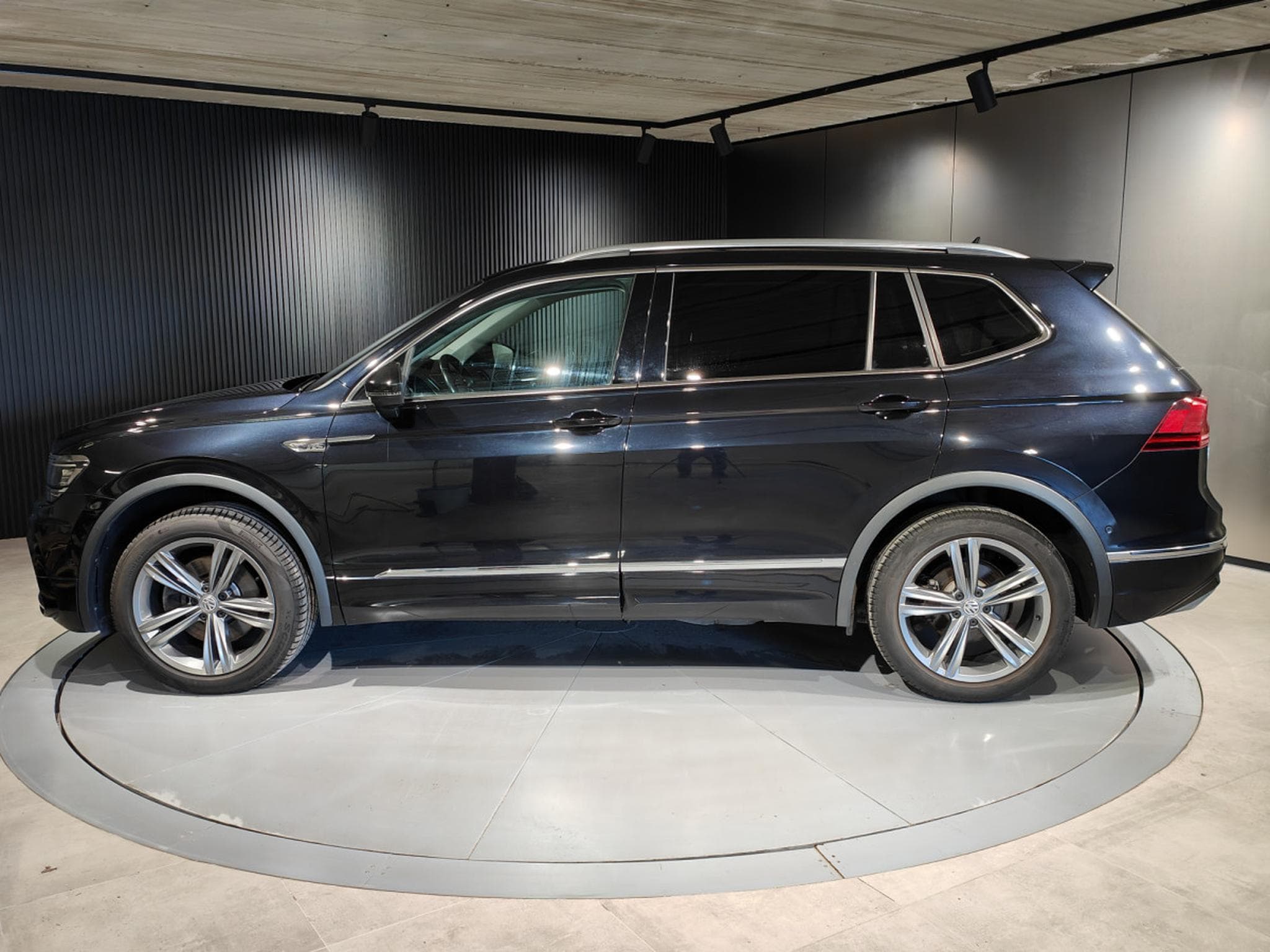VW Tiguan 2.0 TDI DSG 4MOTION TOIT PANO CUIR CARPLAY (2021) - Foto 5
